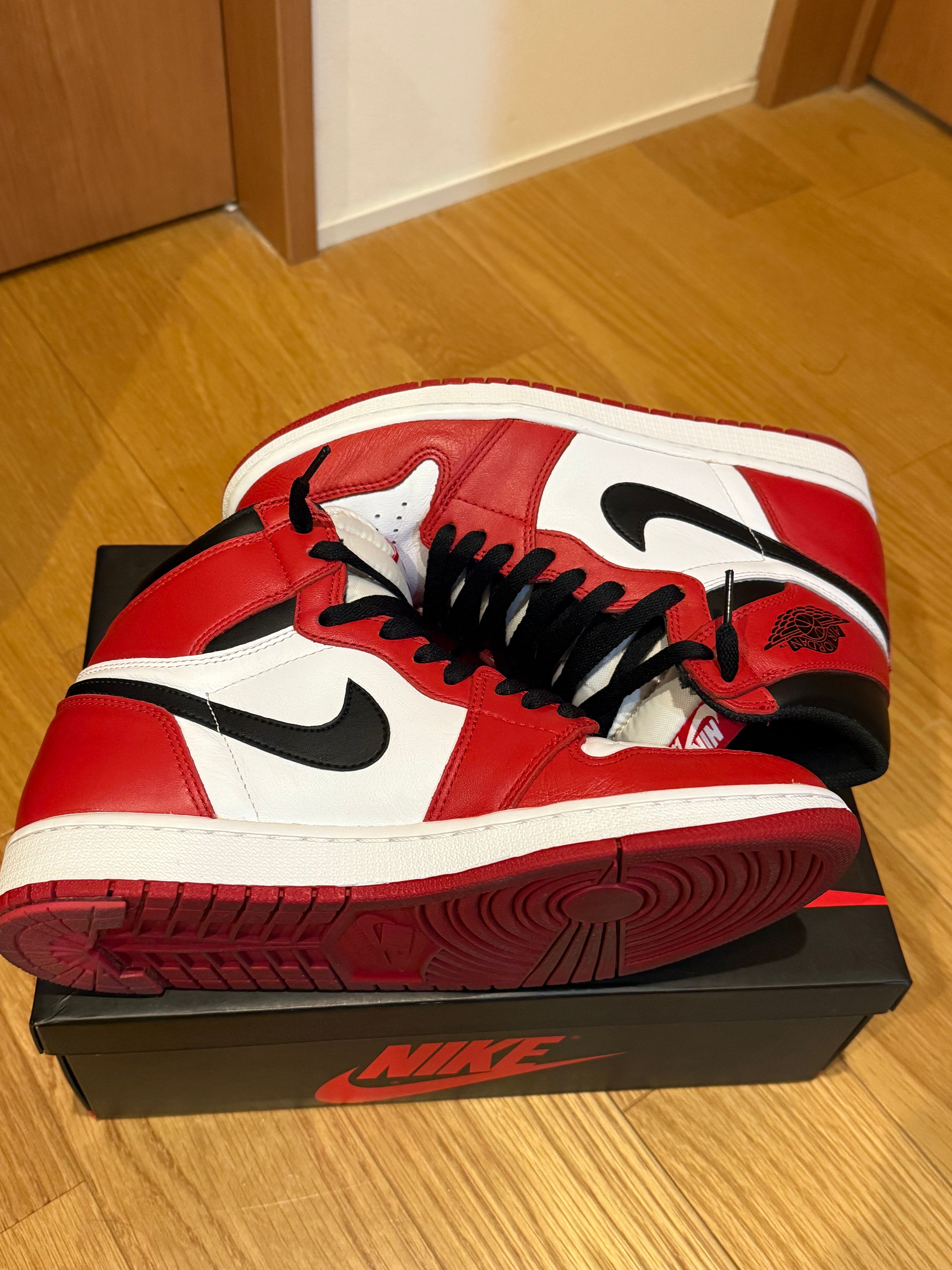 Nike Air Jordan 1 Retro High "Chicago" (2015)