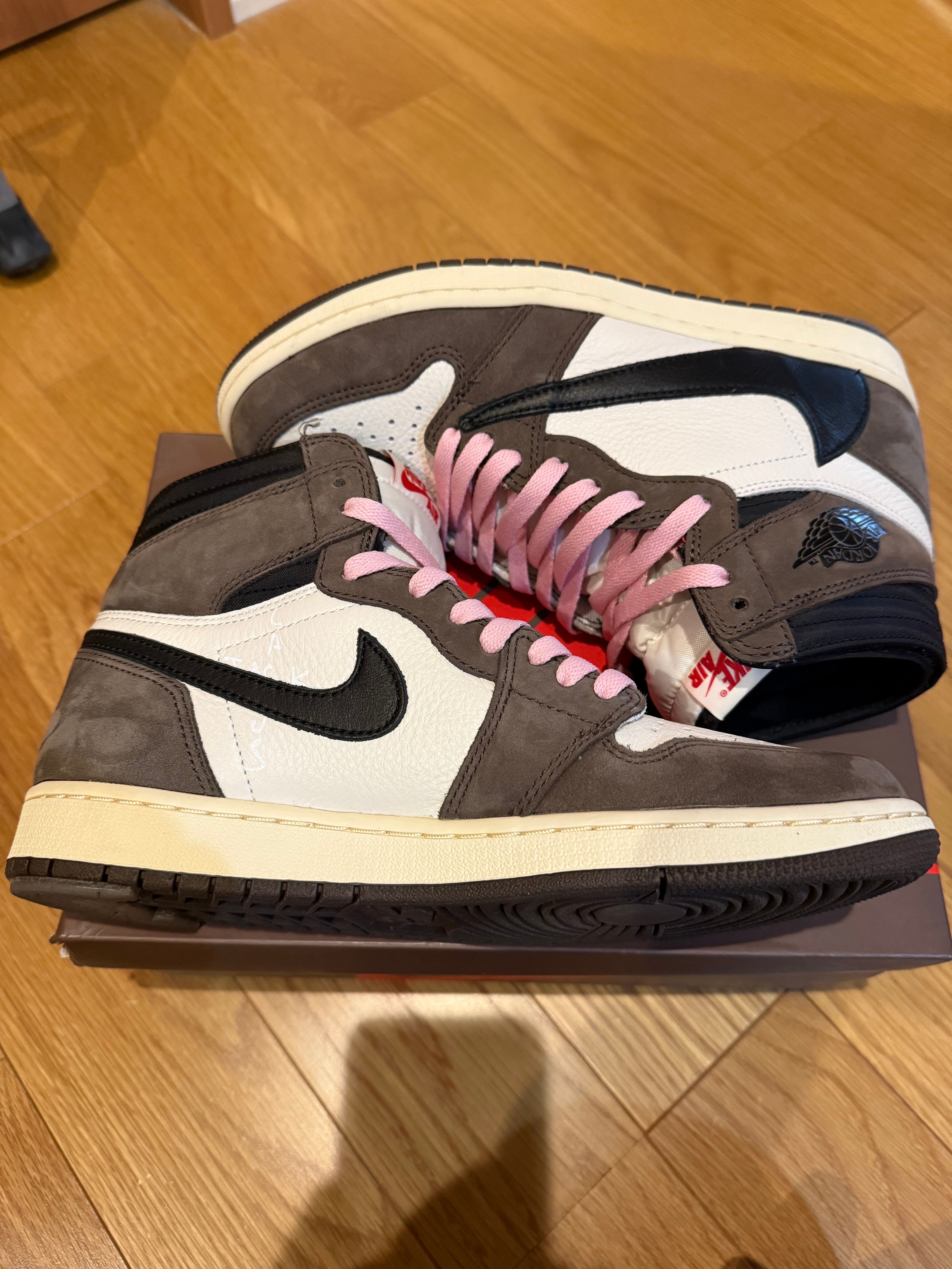 Travis Scott × Nike Air Jordan 1 Retro High OG TS SP "Sail/Dark Mocha"