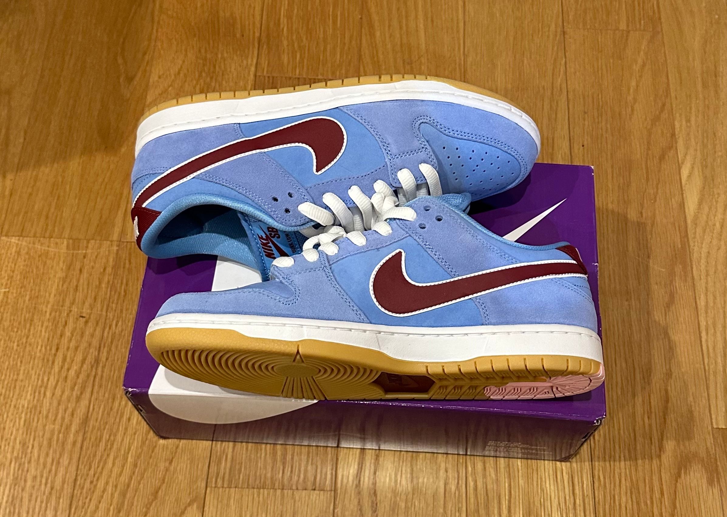 Nike SB Dunk Low Pro "Philadelphia Phillies/Valor Blue and Team Maroon"