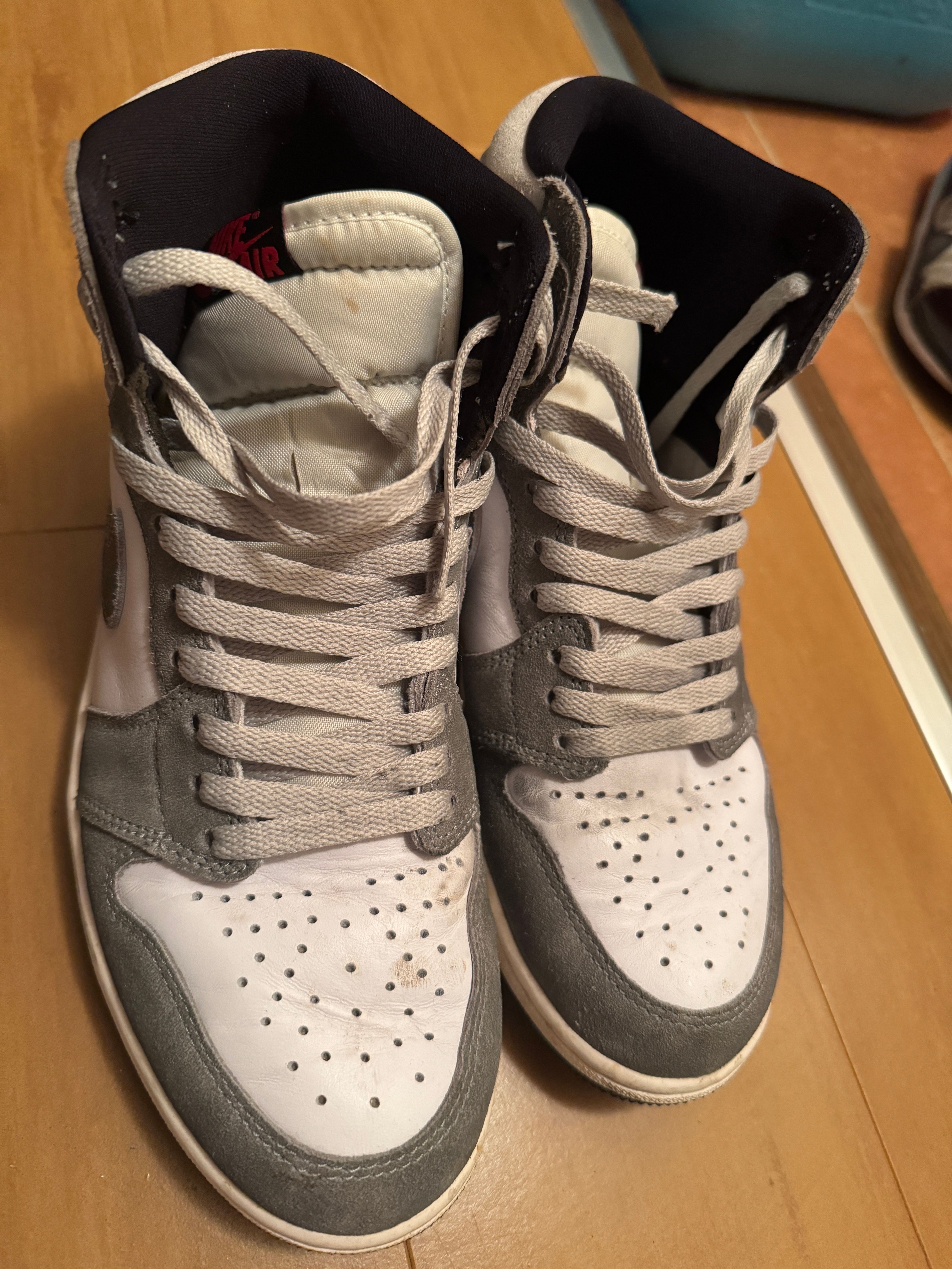 Nike Air Jordan 1 Retro High OG "Black and Smoke Grey"