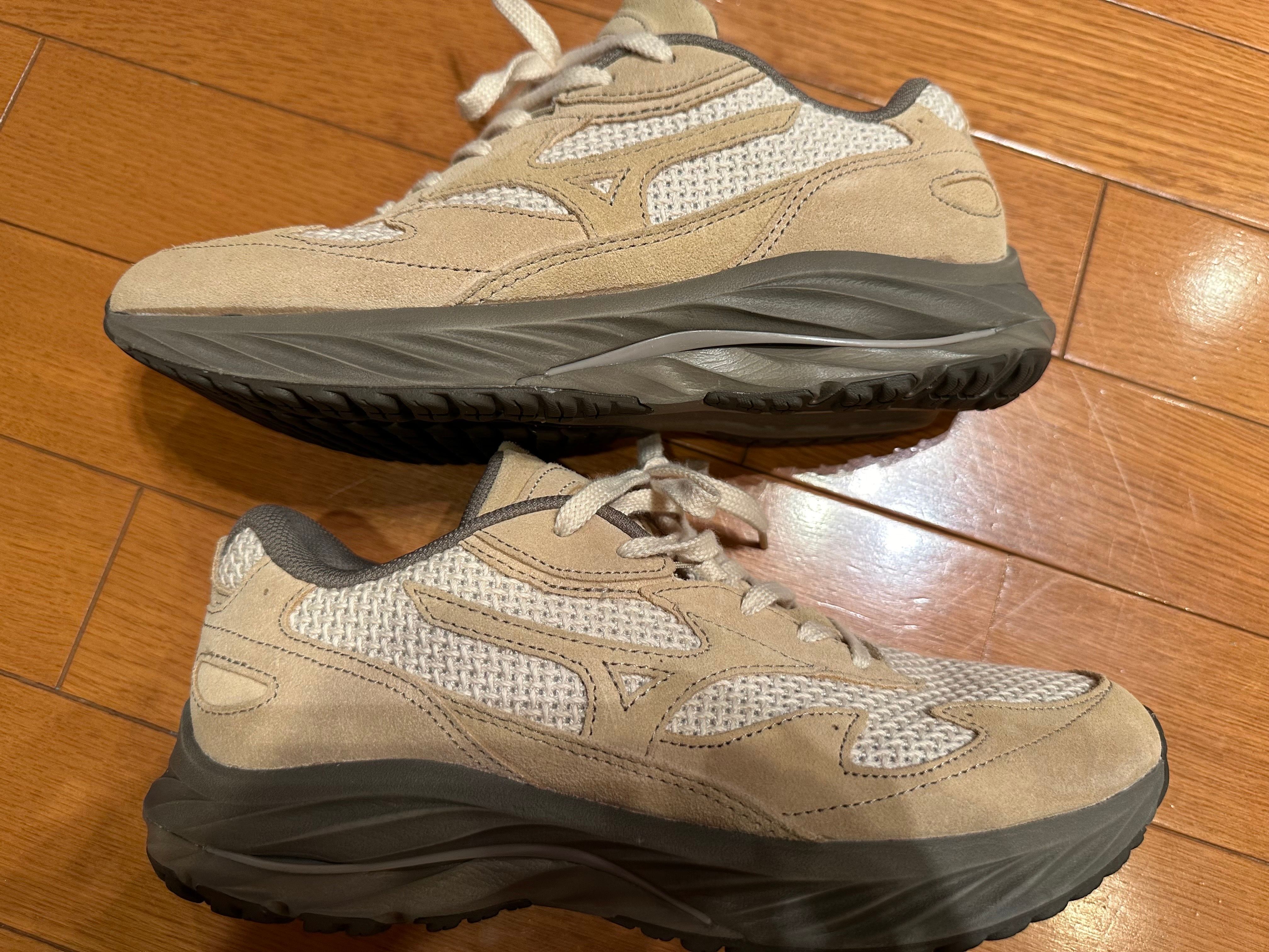 BEAMS × Mizuno Wave Rider β "Beige"