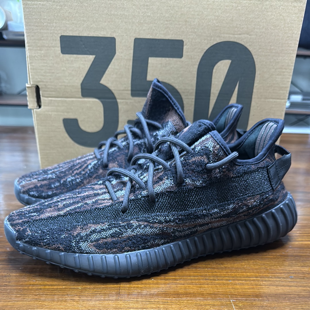 イージー イージーブースト350 V2 (YEEZY Yeezy Boost 350 V2) の新作