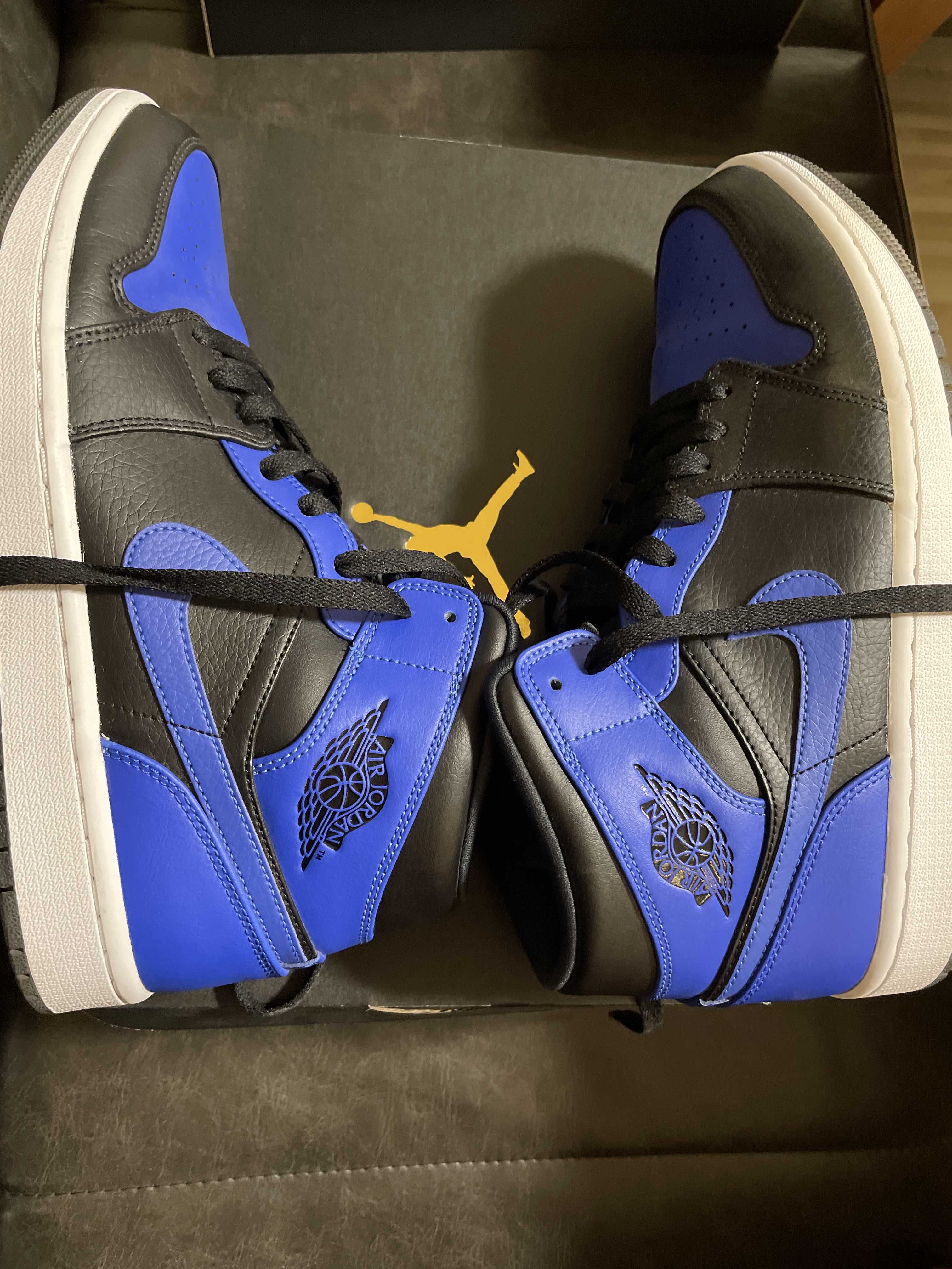 Nike Air Jordan 1 Mid "Hyper Royal"