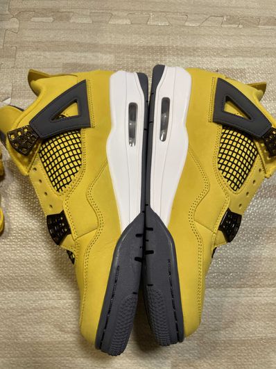 Nike Air Jordan 4 "Tour Yellow"