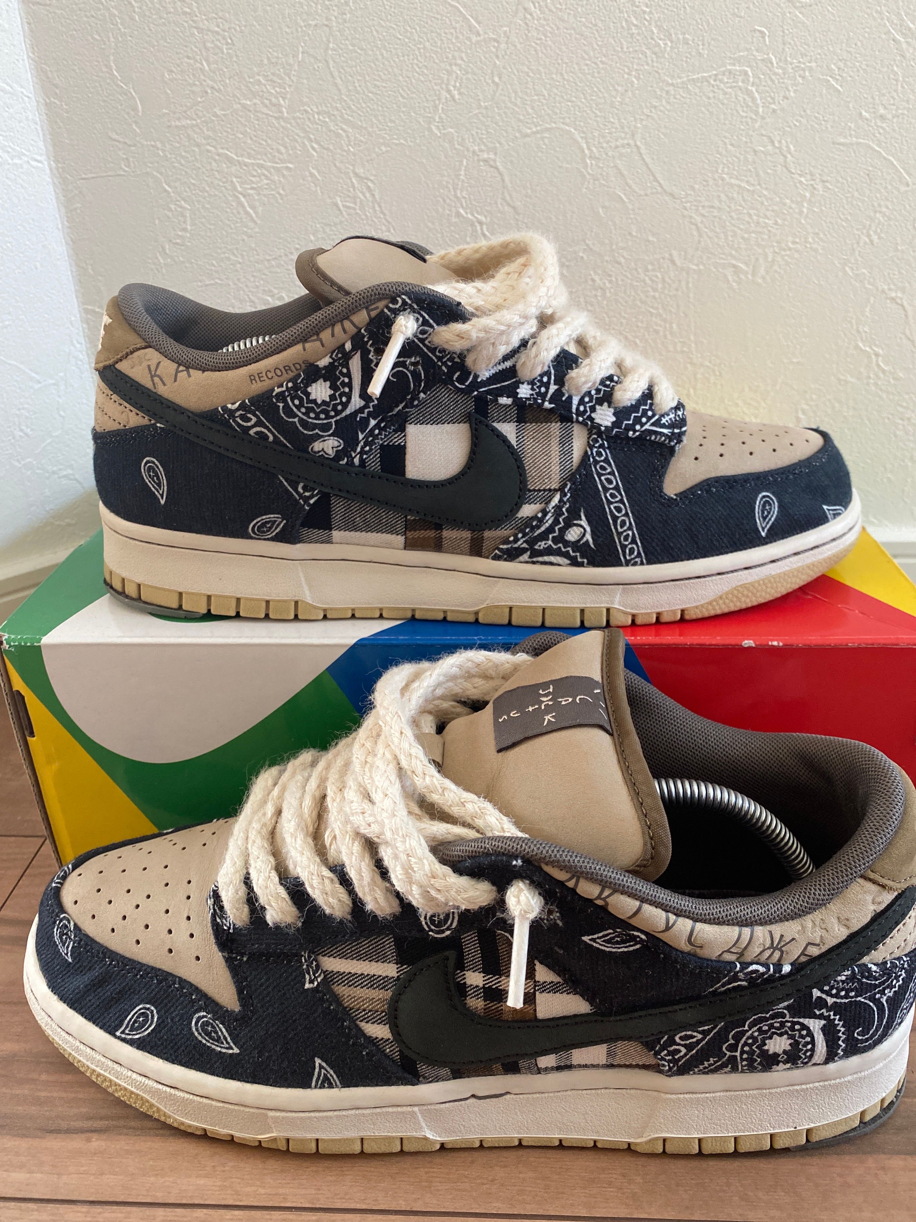 Travis Scott × Nike SB Dunk Low "Black/Parachute Beige"