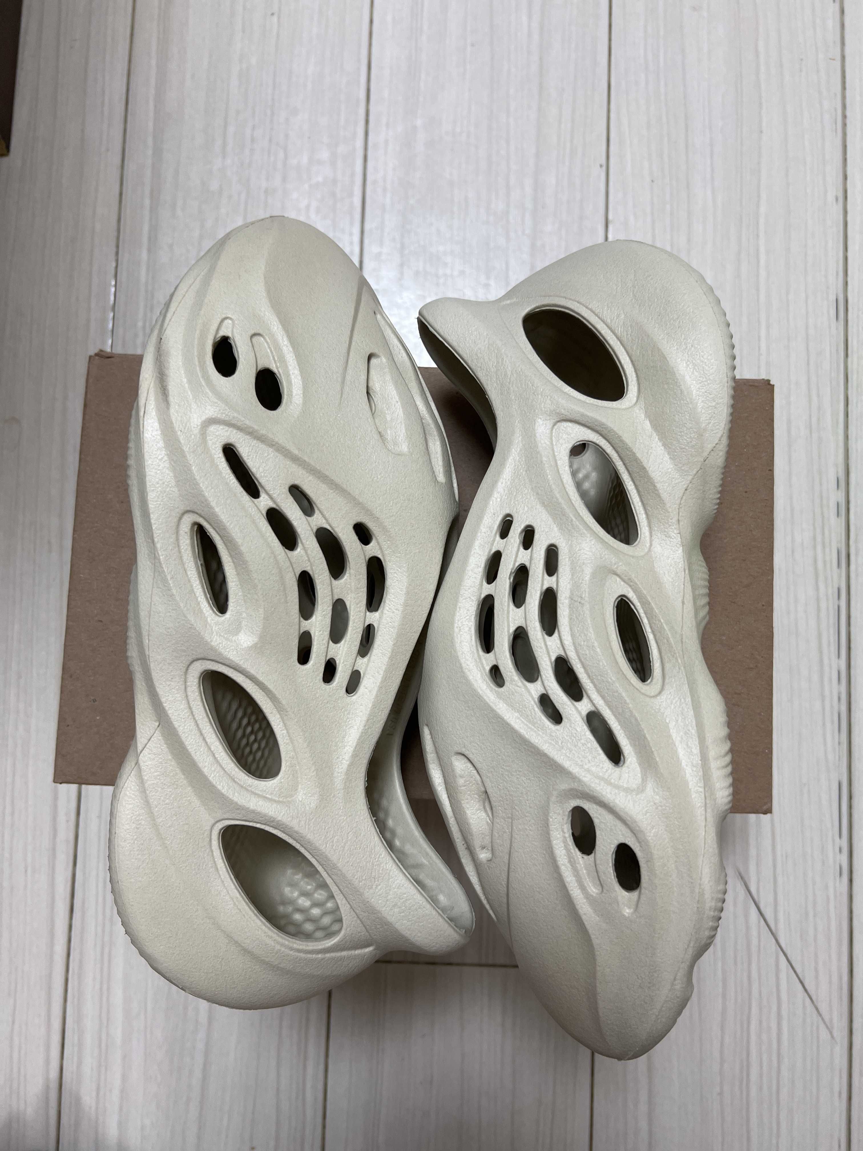 adidas YEEZY Foam Runner "Sand"