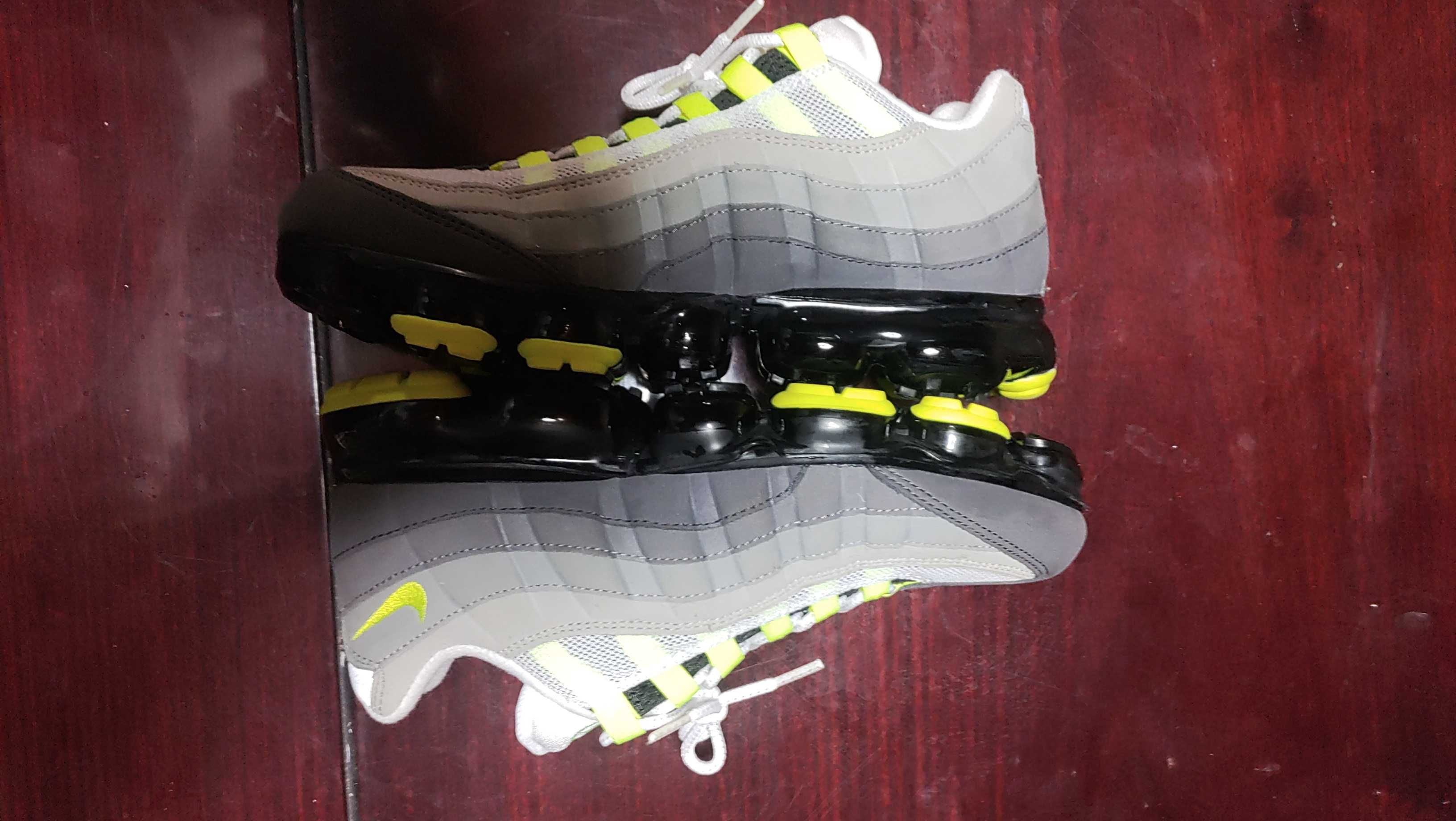 Nike Air Vapormax 95 "Neon"