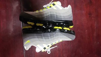 Nike Air Vapormax 95 "Neon"