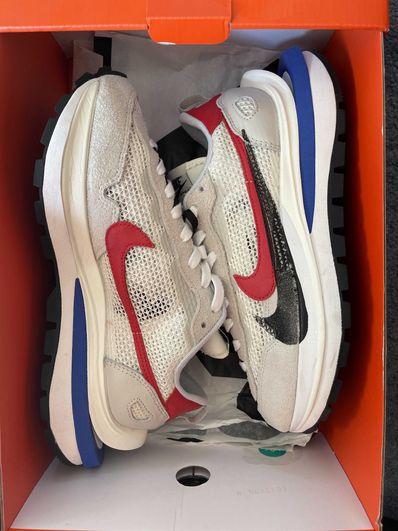 sacai × Nike Vapor Waffle "Royal Fuchsia"