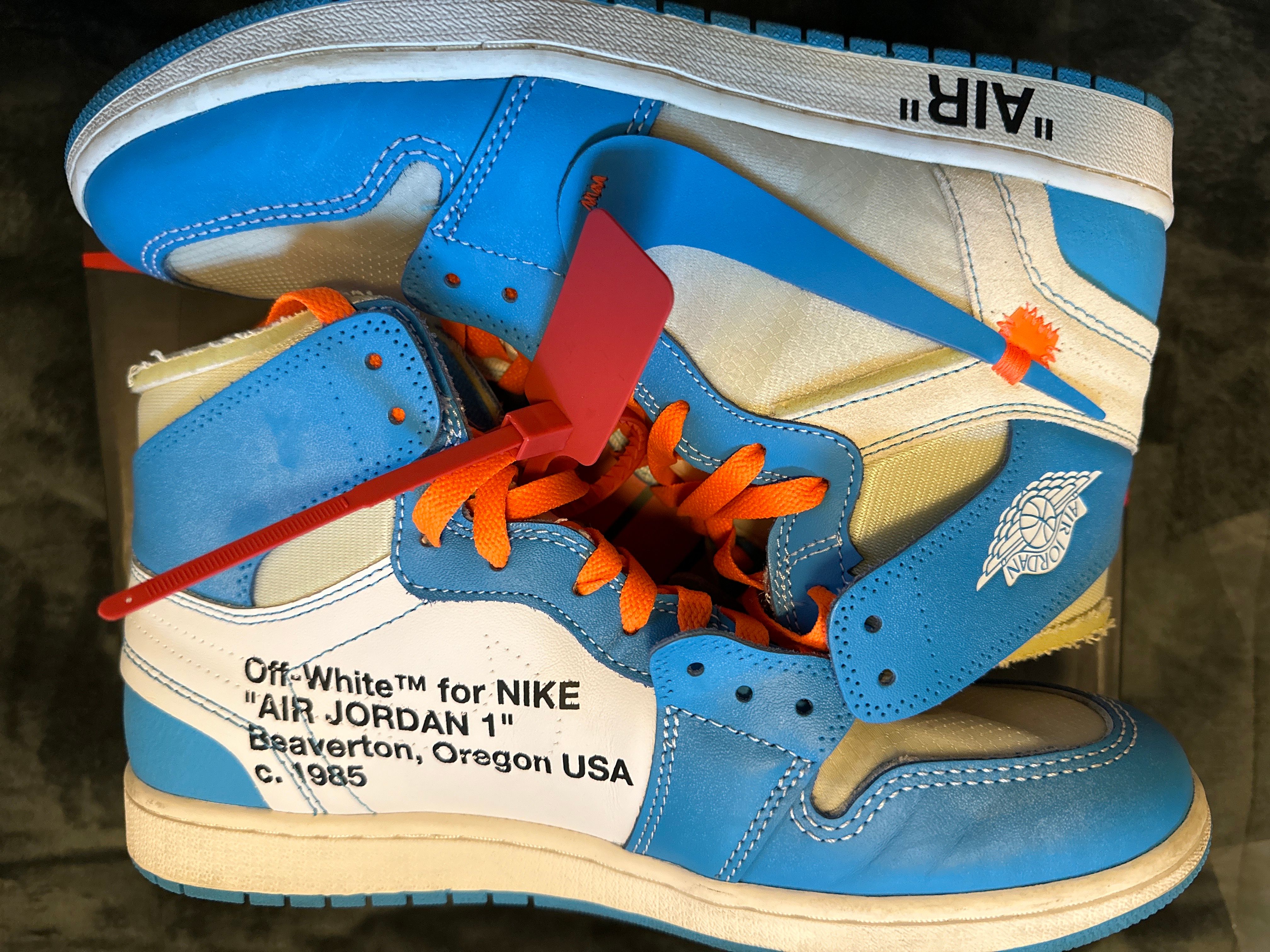 Off-White × Nike Air Jordan 1 High UNC "White/Dark Powder Blue"