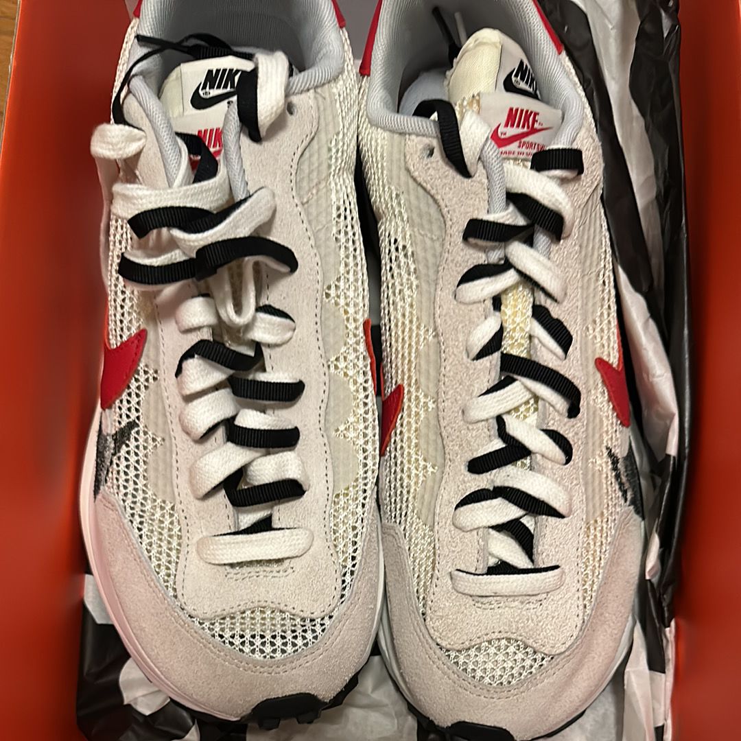 sacai × Nike Vapor Waffle "Royal Fuchsia"