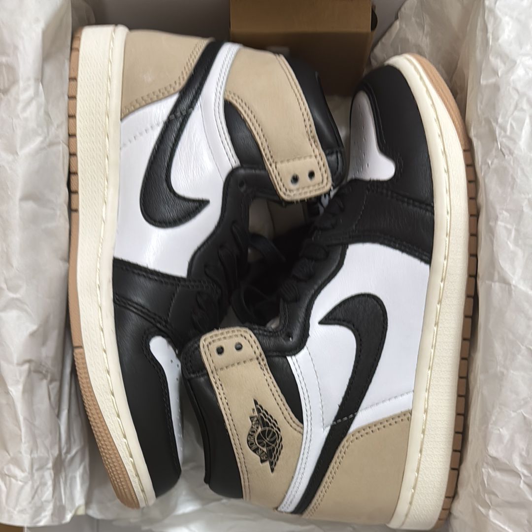 Nike Women's Air Jordan 1 Retro High OG "Latte"