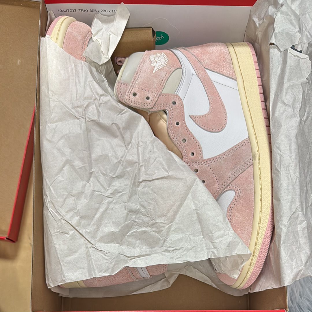Nike Women's Air Jordan 1 Retro High OG "Washed Pink"