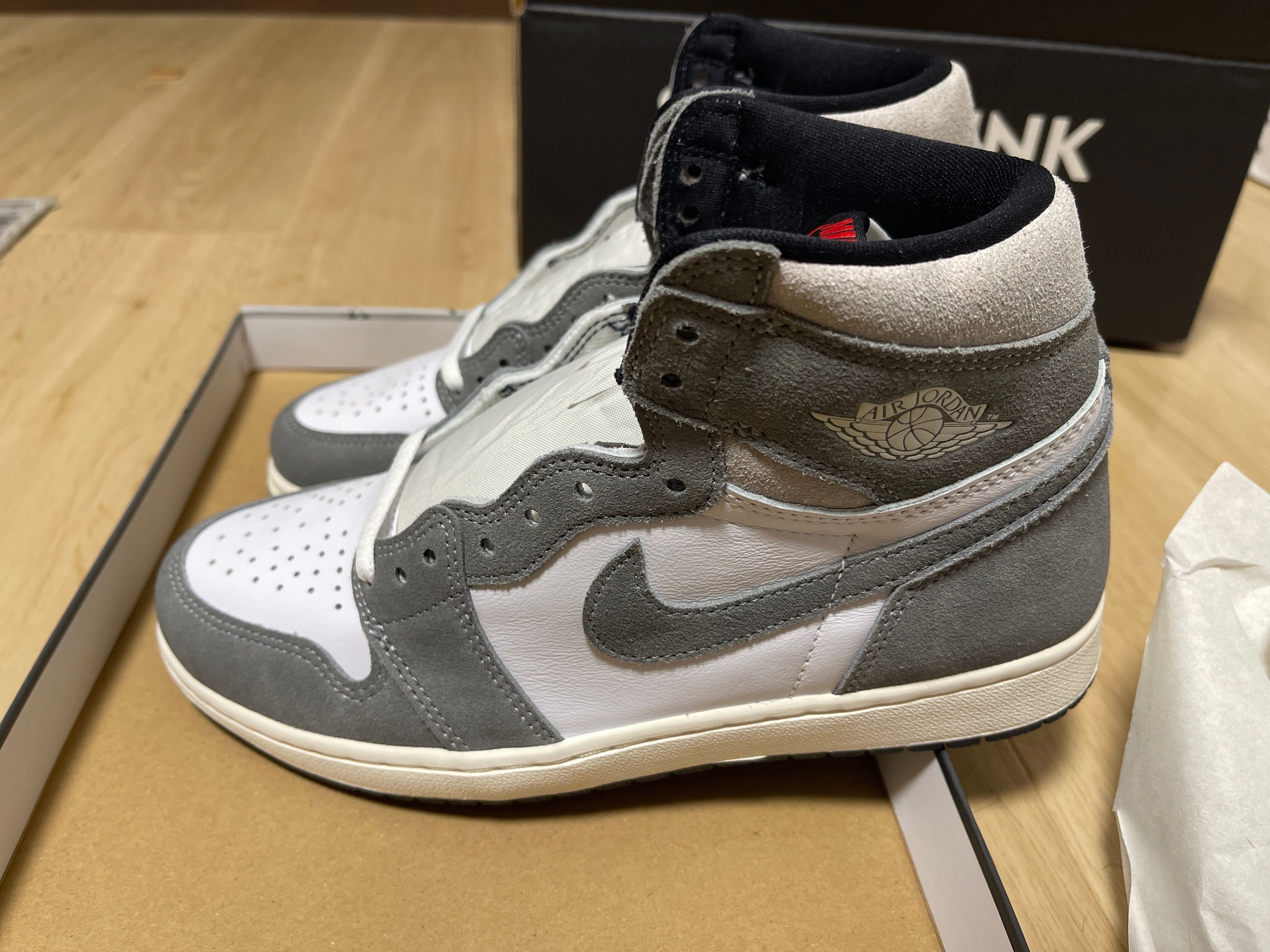 Nike Air Jordan 1 Retro High OG "Black and Smoke Grey"