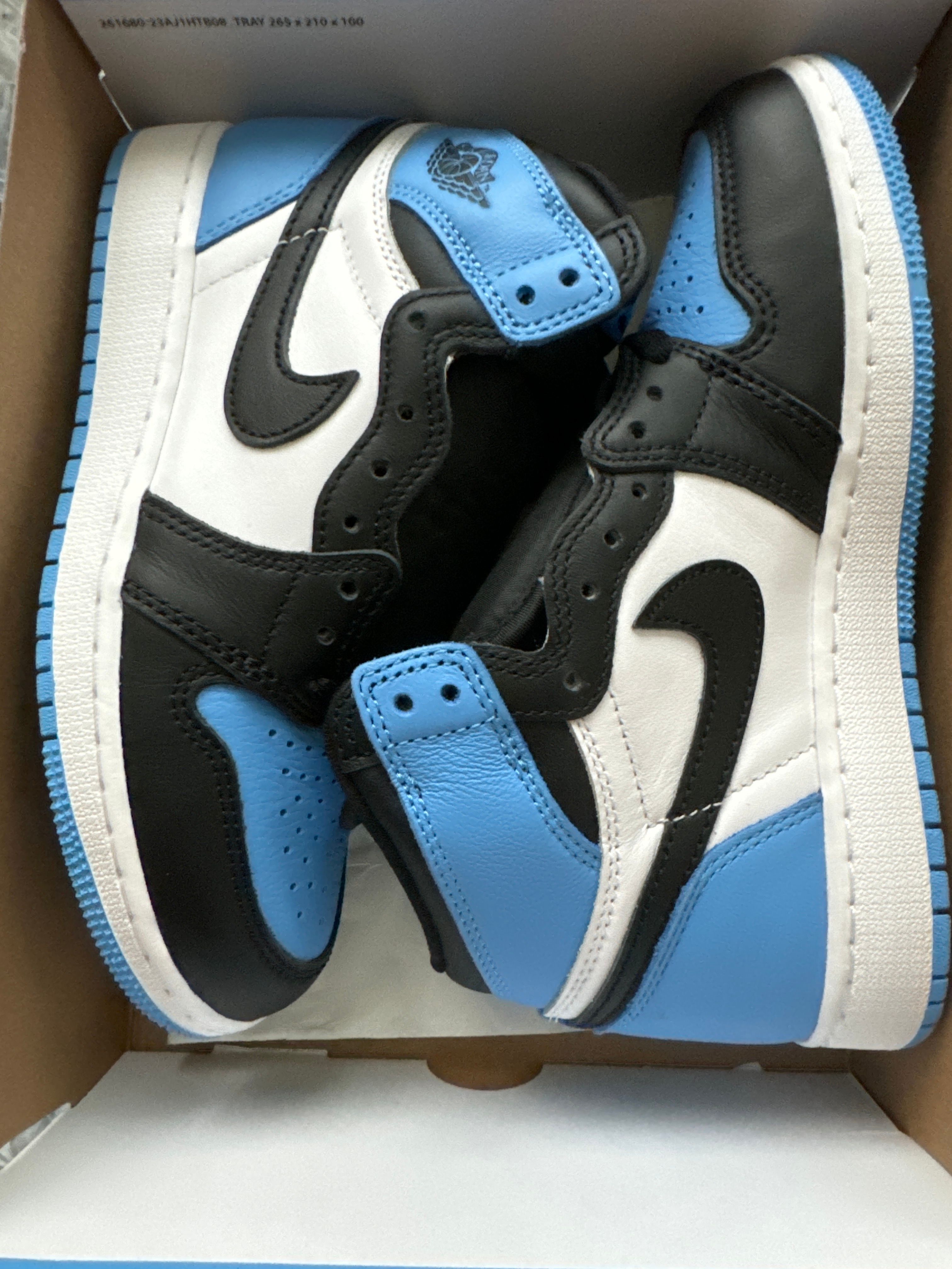 Nike GS Air Jordan 1 Retro High OG "University Blue/UNC Toe"