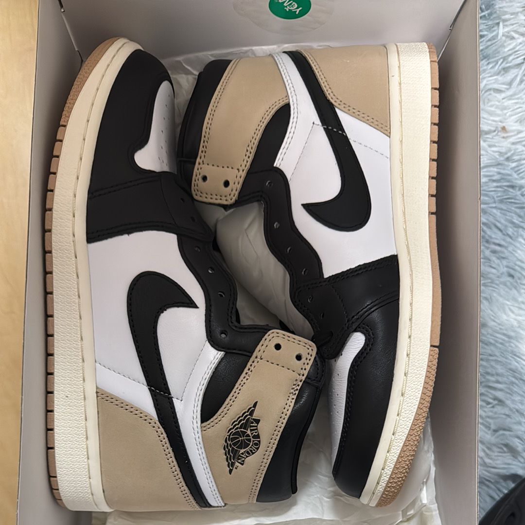 Nike Women's Air Jordan 1 Retro High OG "Latte"