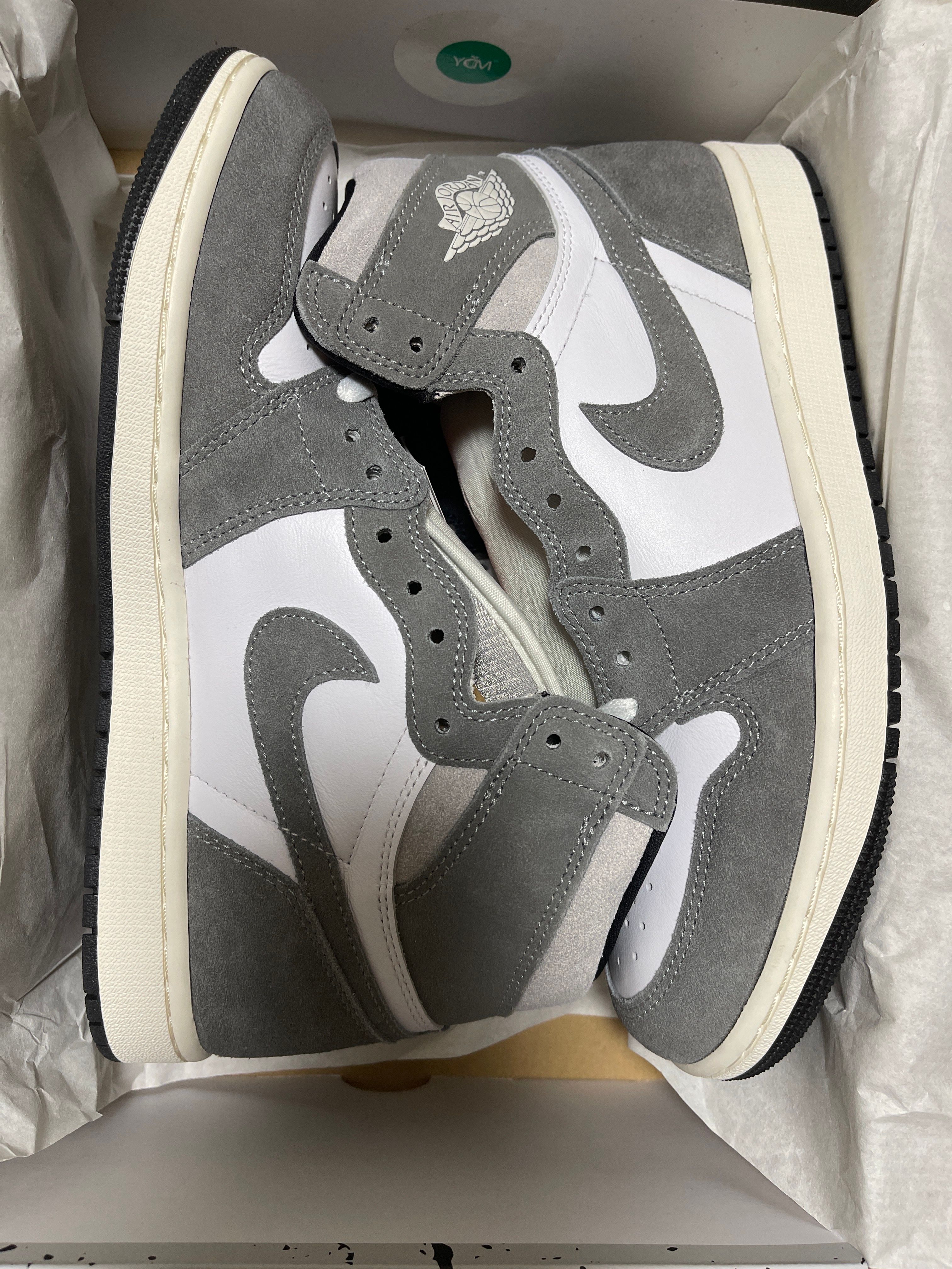 Nike Air Jordan 1 Retro High OG "Black and Smoke Grey"