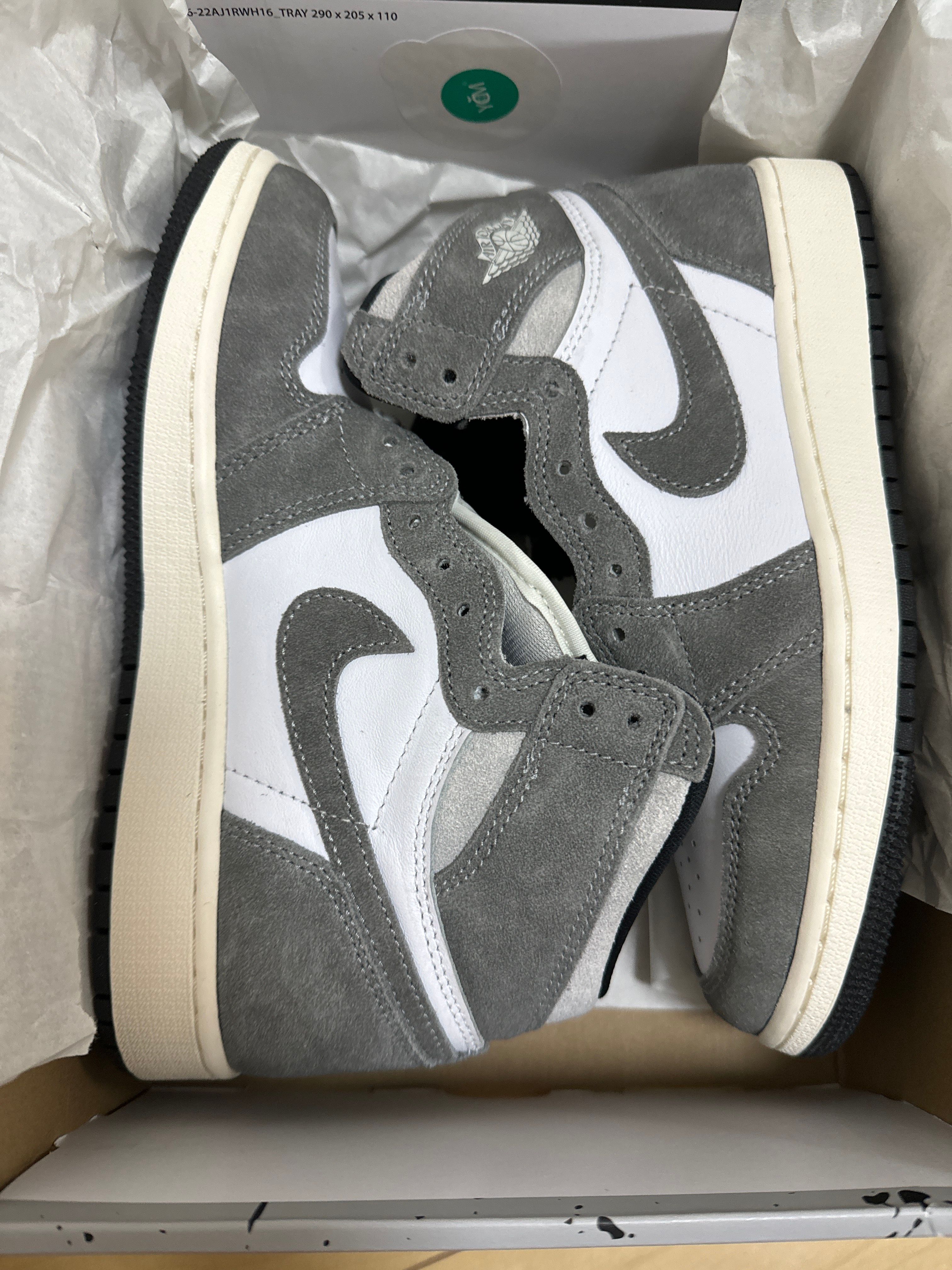 Nike GS Air Jordan 1 Retro High OG "Black and Smoke Grey"