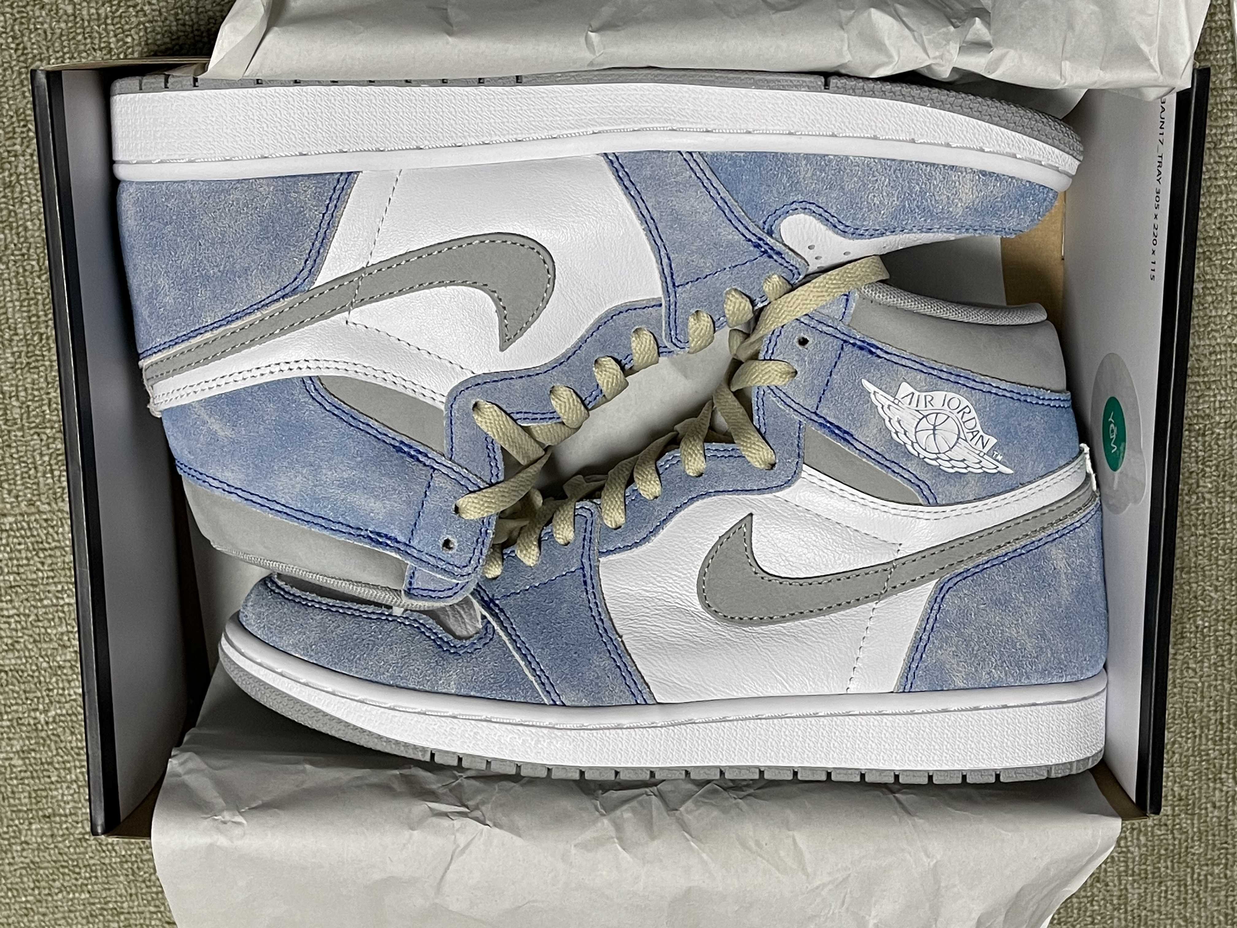Nike Air Jordan 1 High OG "Hyper Royal"