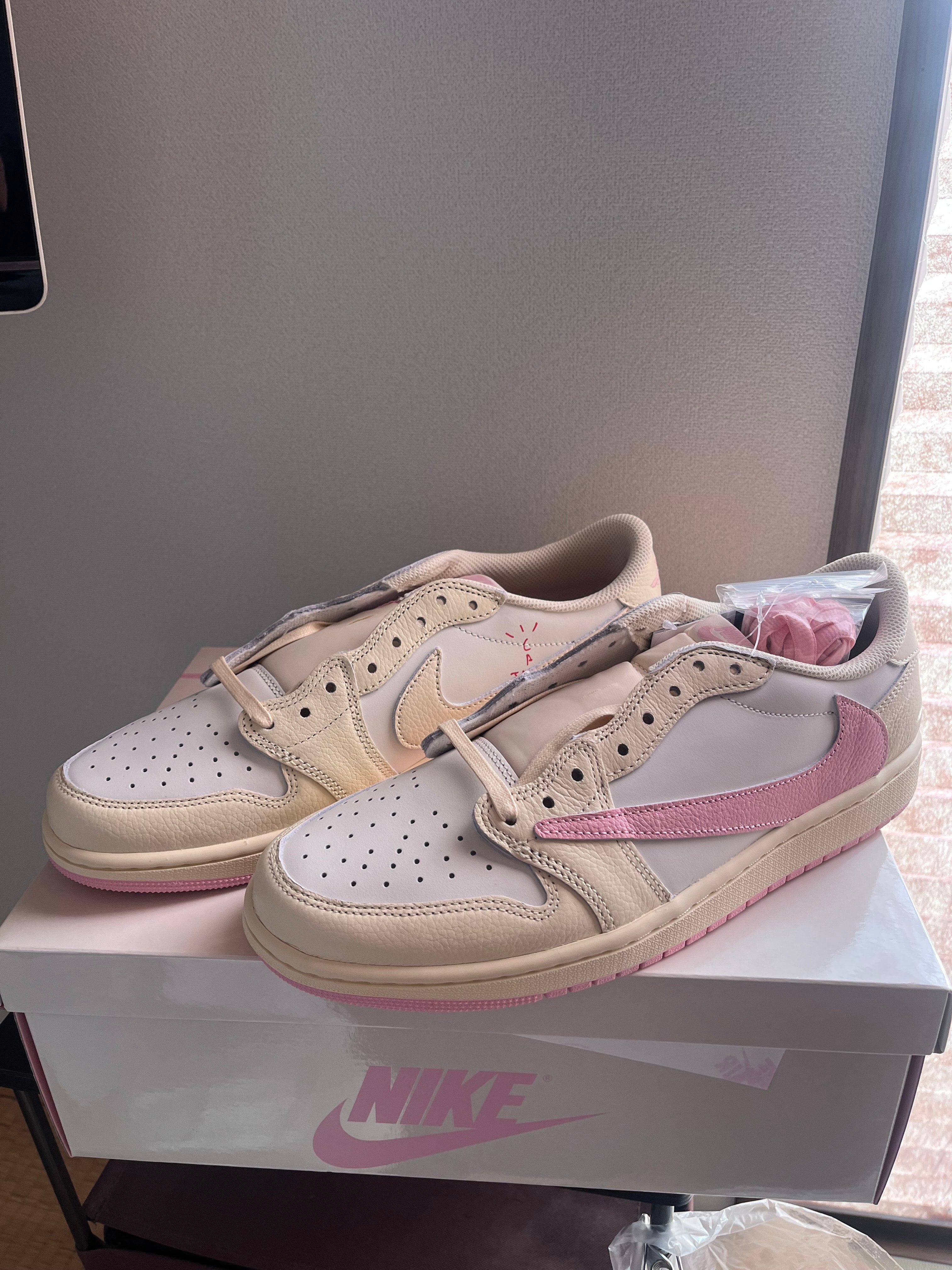 Travis Scott × Nike Air Jordan 1 Retro Low OG "Muslin/Shy Pink"