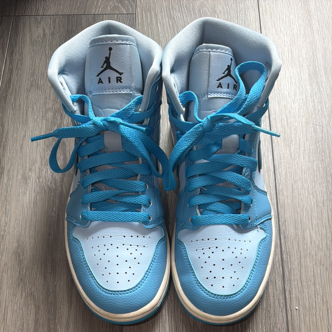 Nike Women's Air Jordan 1 Mid SE "University Blue"