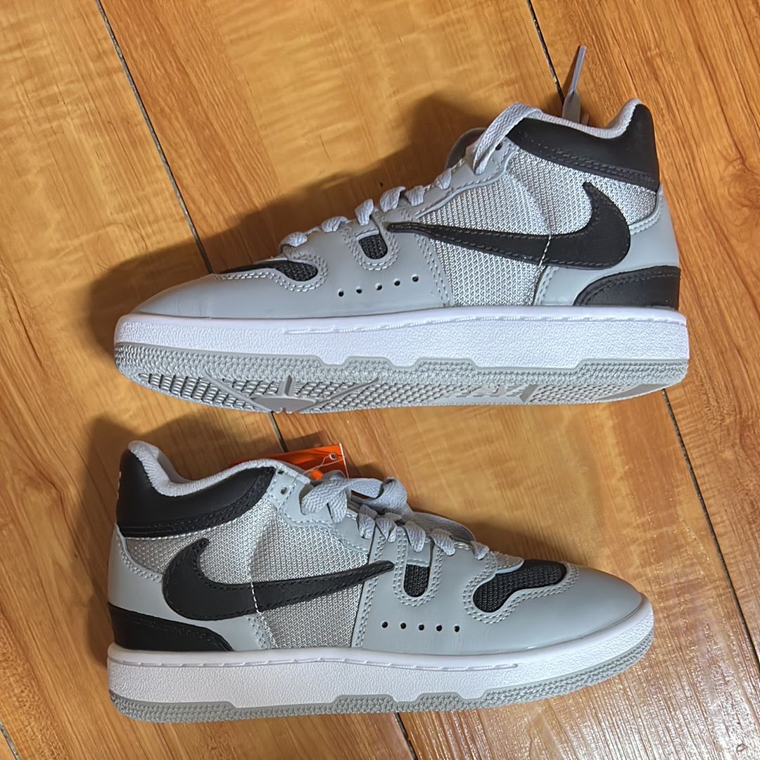 Travis Scott Cactus Jack × Nike Attack (Mac Attack) "Light Smoke Grey"