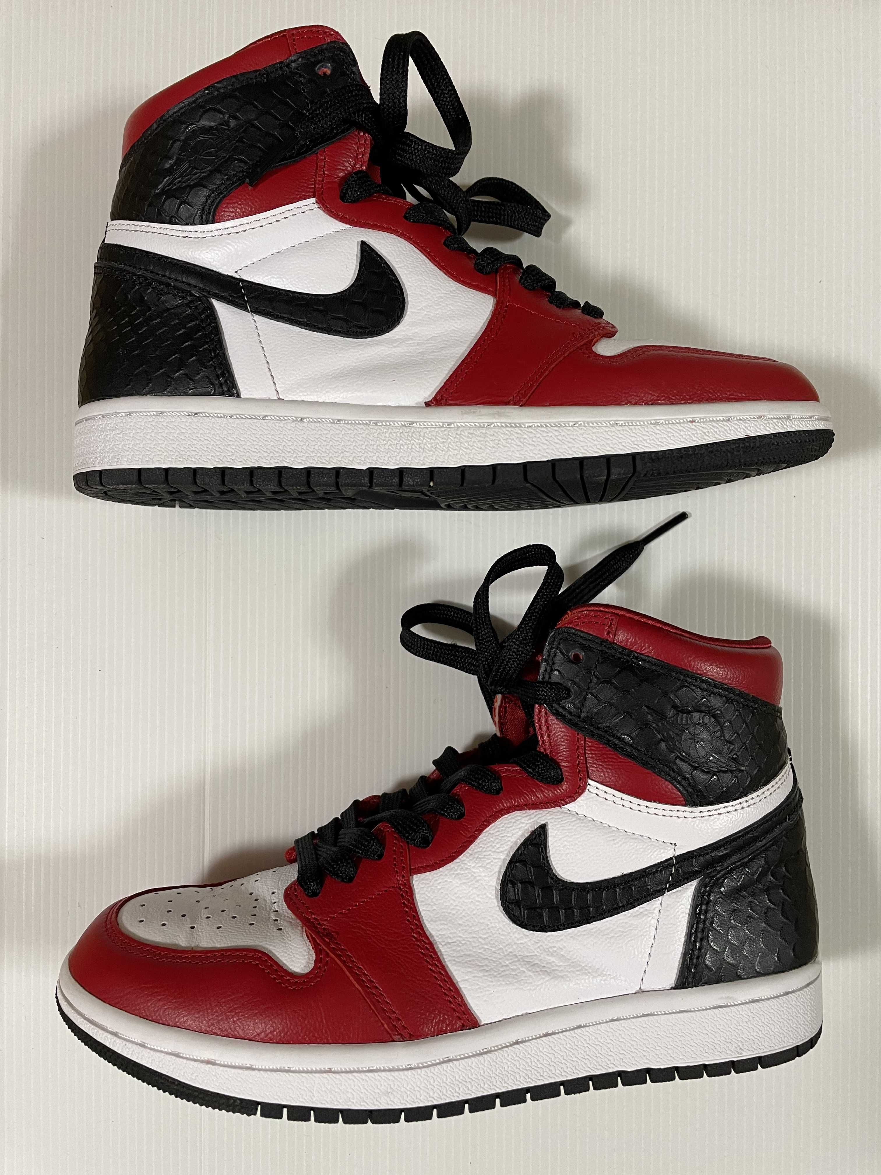Nike Women's Air Jordan 1 High OG "Satin Red"