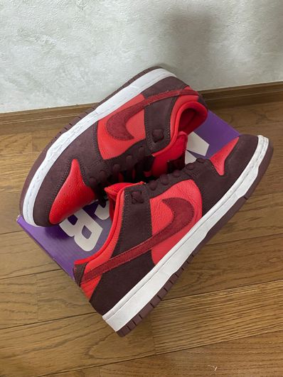 Nike SB Dunk Low "Cherry"