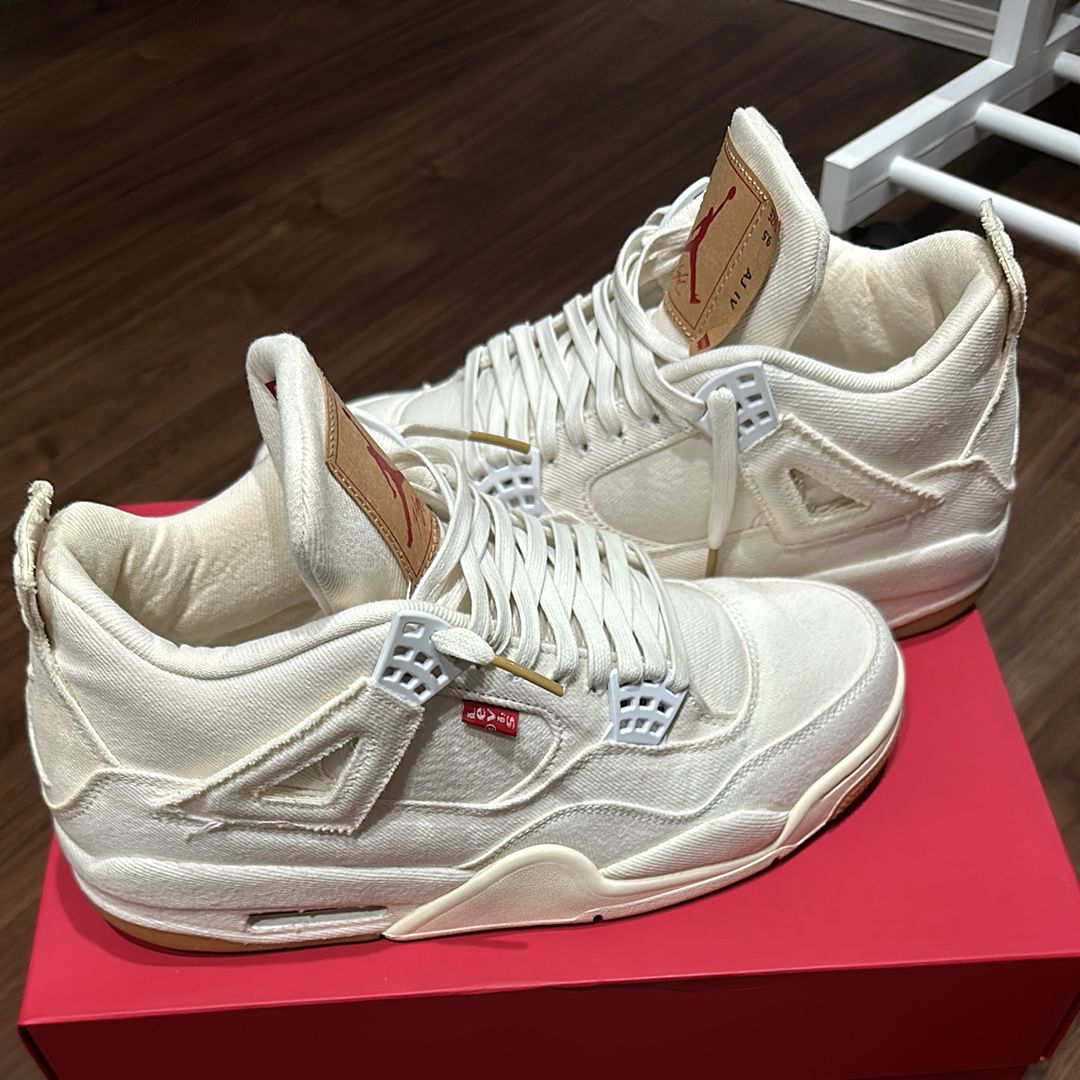 NIKE × LEVI’S AIR JORDAN 4 "WHITE DENIM"(タグ:LEVIS®)