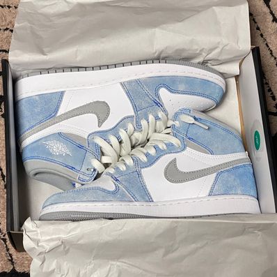 Nike GS Air Jordan 1 High OG "Hyper Royal"