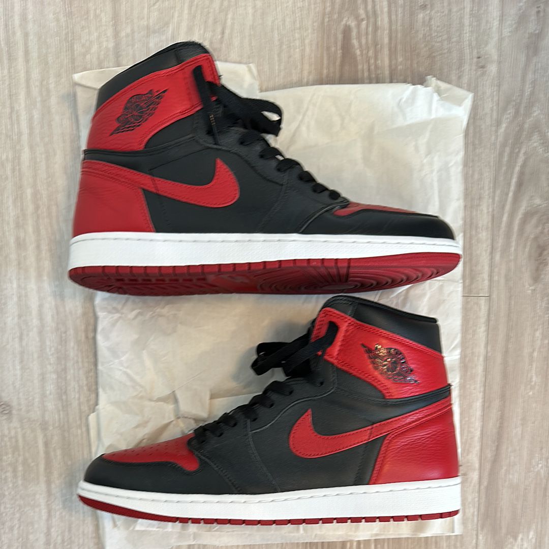 Nike Air Jordan 1 Retro High OG "Bred/Banned" (2016)