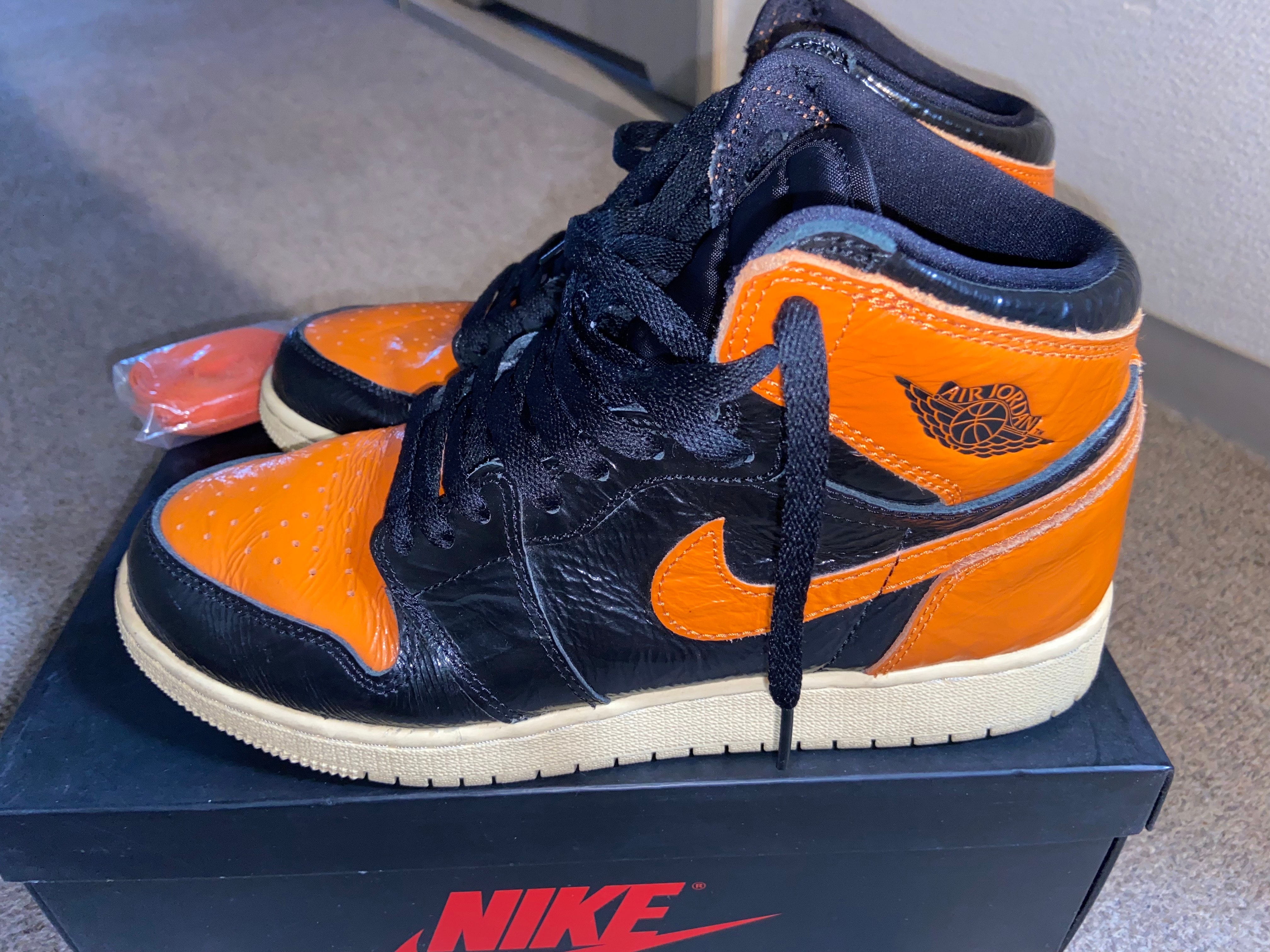 ナイキ GS エアジョーダン1 レトロ ハイ "シャッタード バックボード3.0"