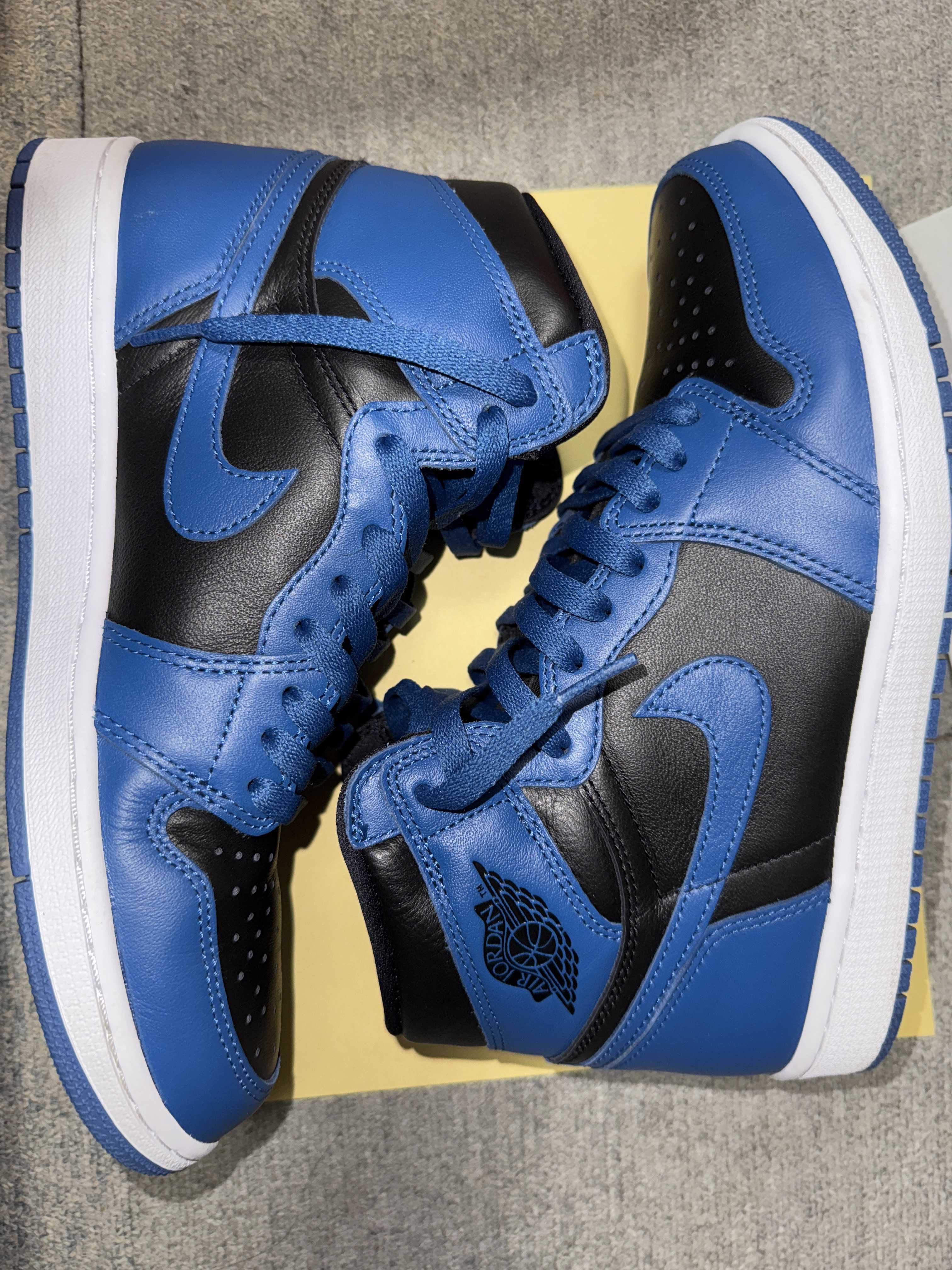 Nike Air Jordan 1 Retro High OG "Dark Marina Blue"