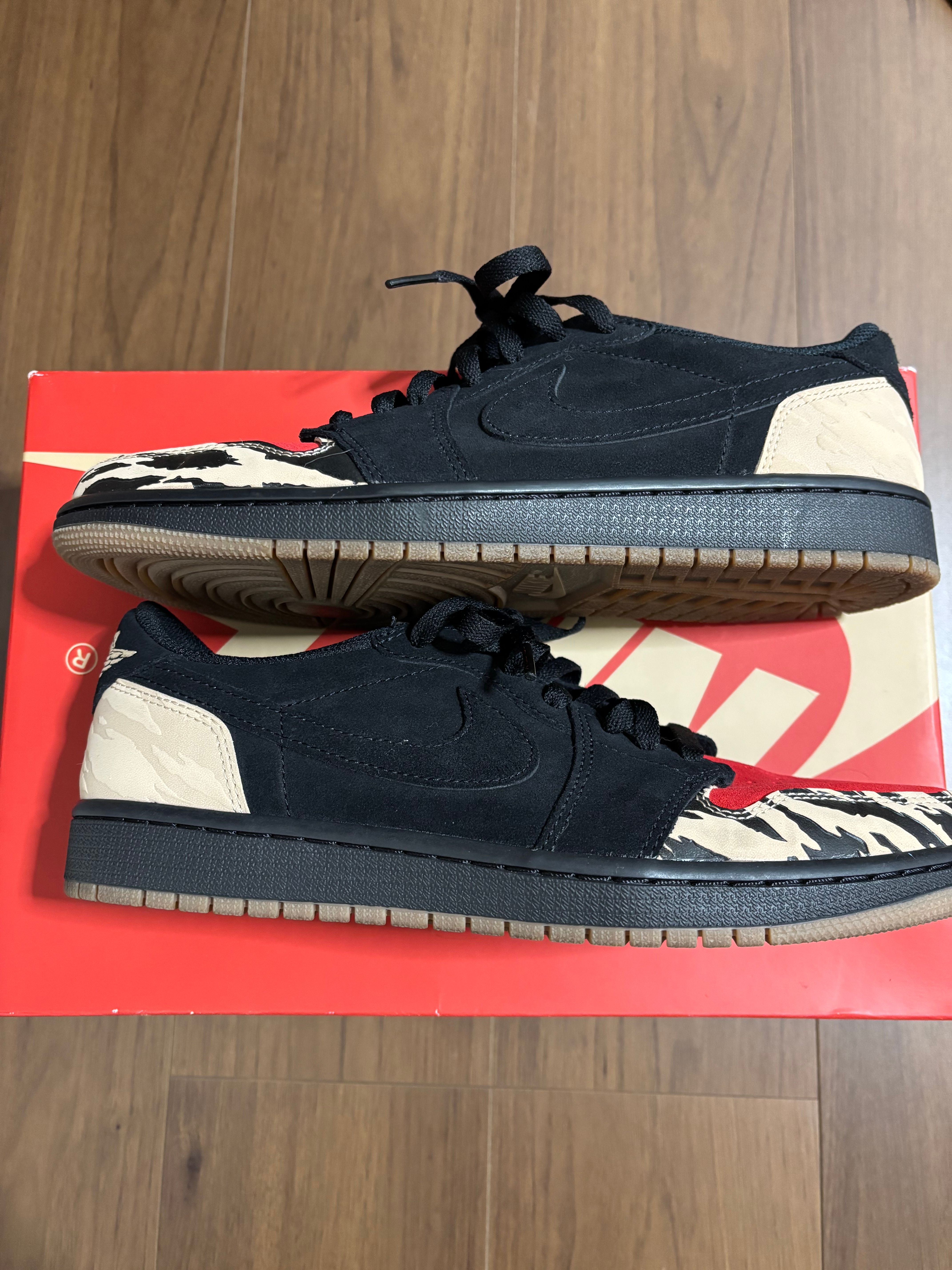 Sole Fly × Nike Air Jordan 1 Low "Black and Sport Red"