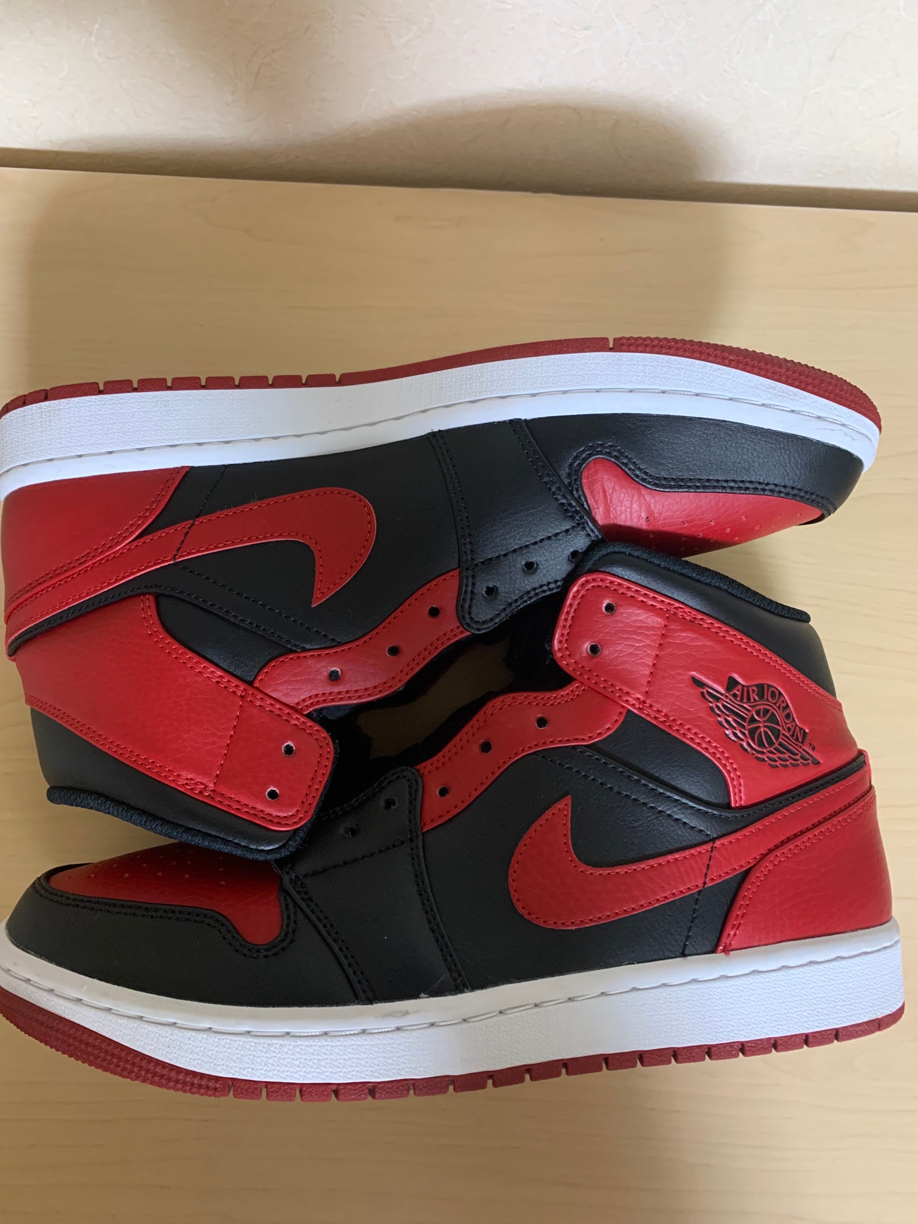 Nike Air Jordan 1 Mid "Bred"