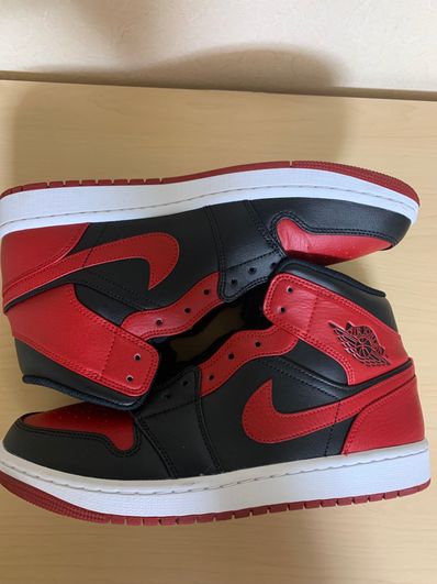 Nike Air Jordan 1 Mid "Bred"
