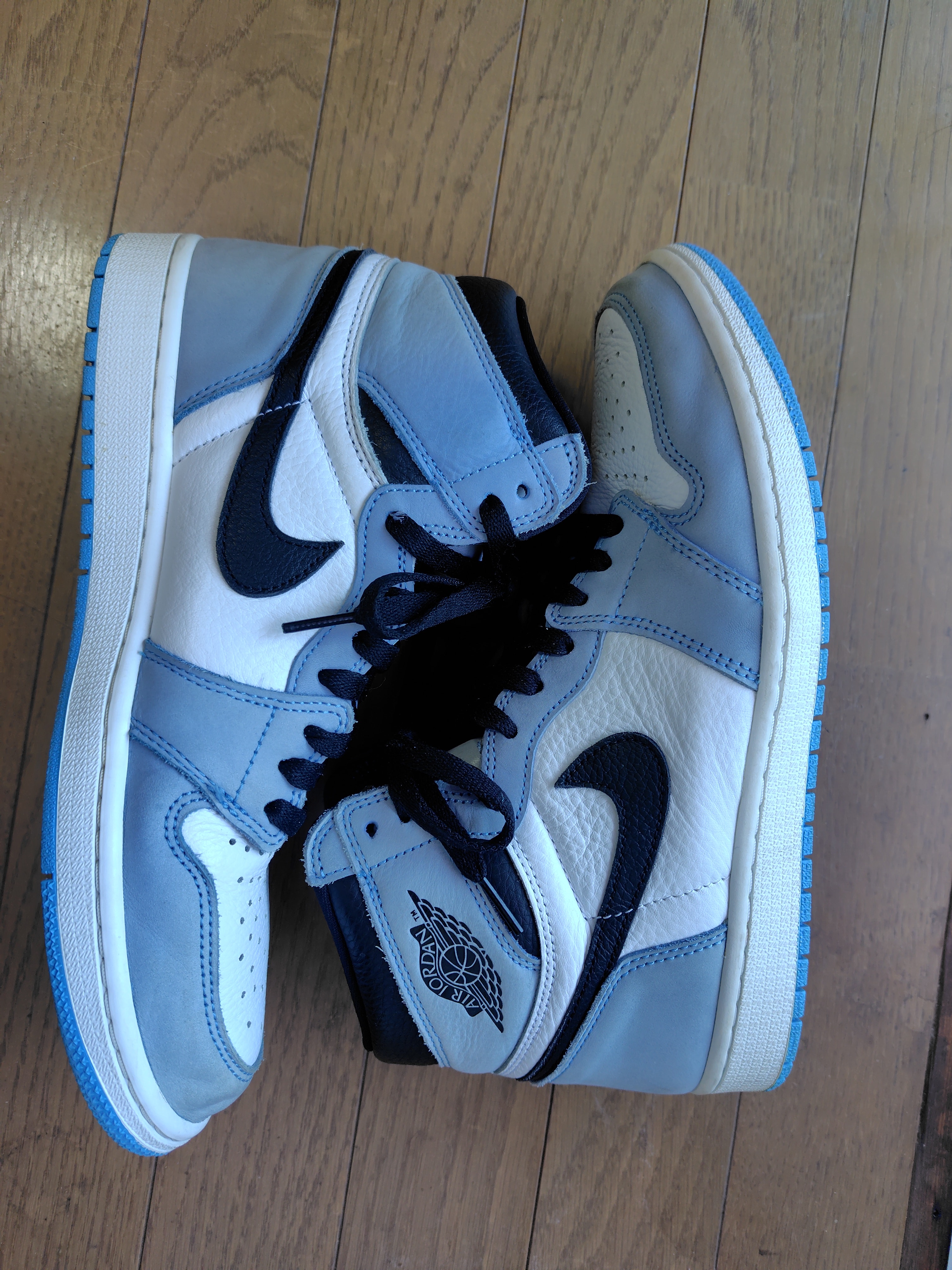Nike Air Jordan 1 High OG "University Blue"