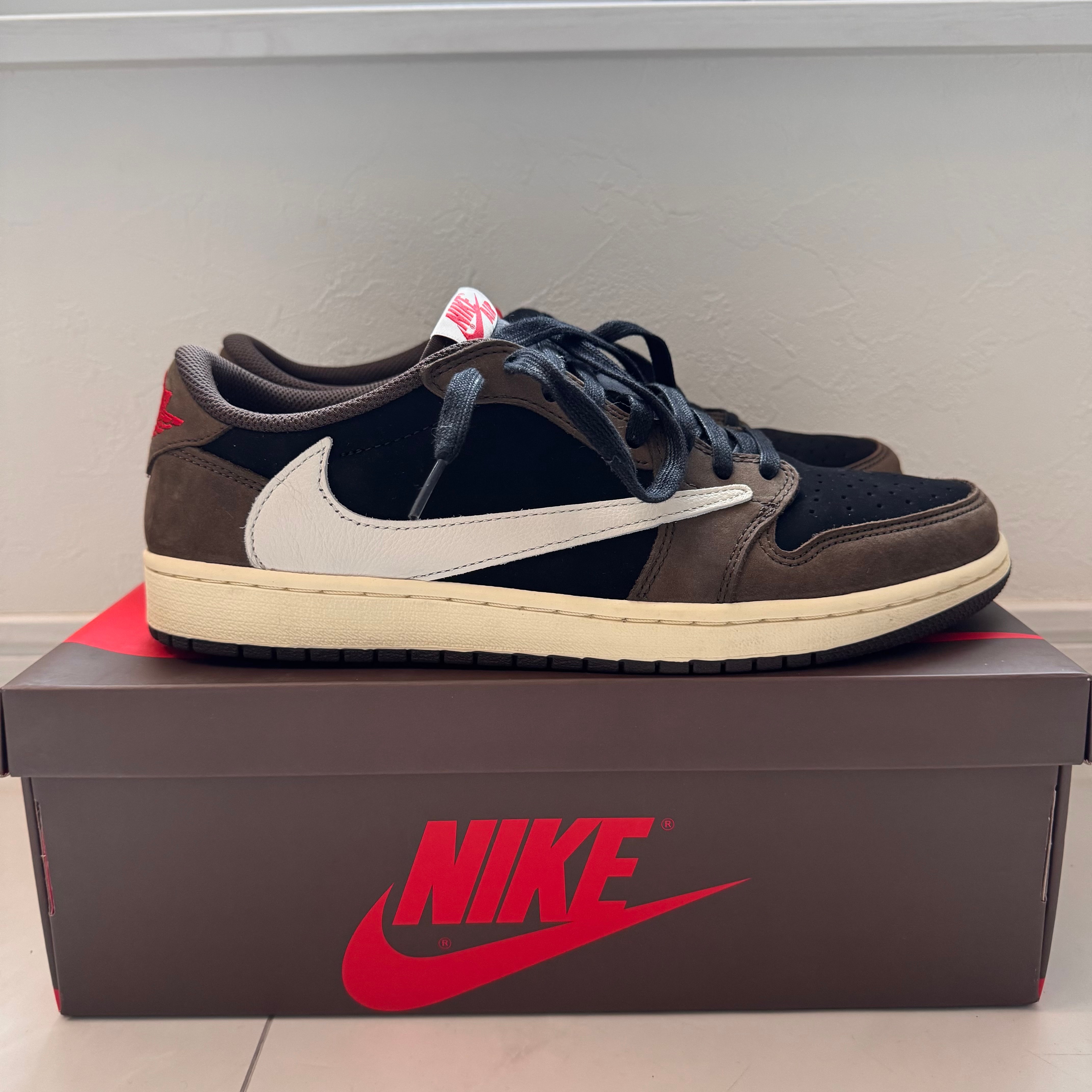 Travis Scott × Nike Air Jordan 1 Low OG SP-T  "Black/Dark Mocha"