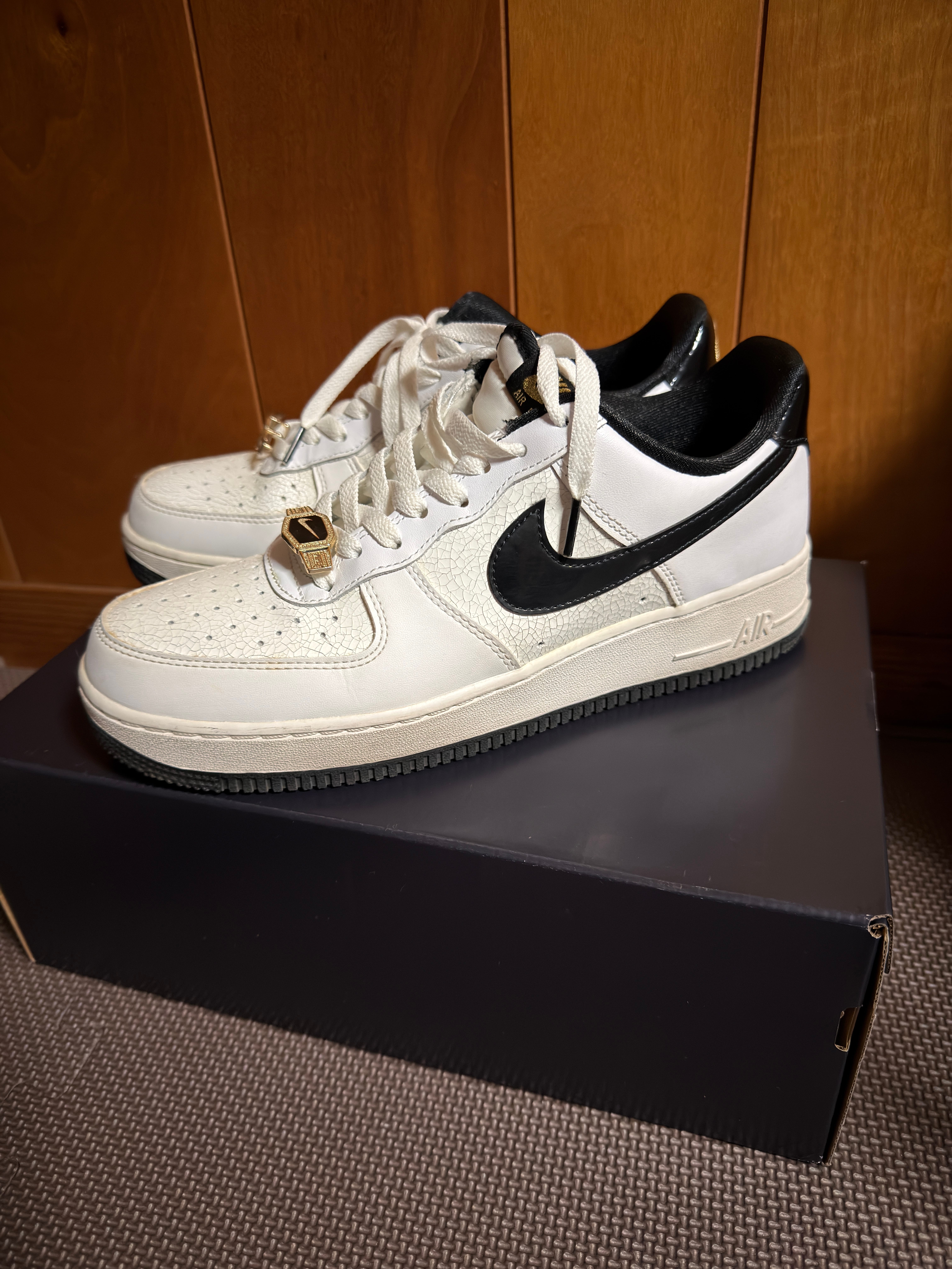 Nike Air Force 1 Low '07 LV8 "World Champ/White and Black"