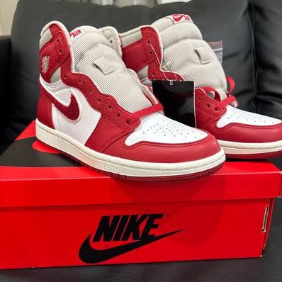 Nike Women's Air Jordan 1 High OG "Newstalgia"