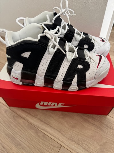 NIKE AIR MORE UPTEMPO "WHITE/BLACK/UNIVERSITY RED"(2020)