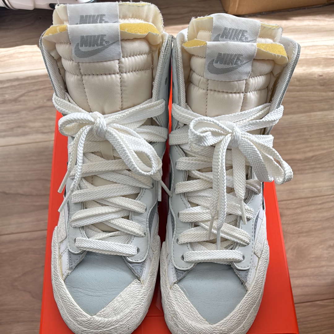 sacai × NIKE BLAZER MID "WHITE/WOLF GREY"