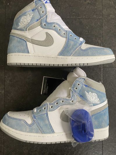 Nike Air Jordan 1 High OG "Hyper Royal"