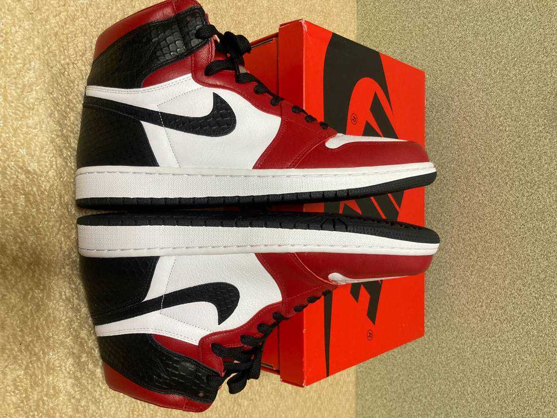 Nike Women's Air Jordan 1 High OG "Satin Red"