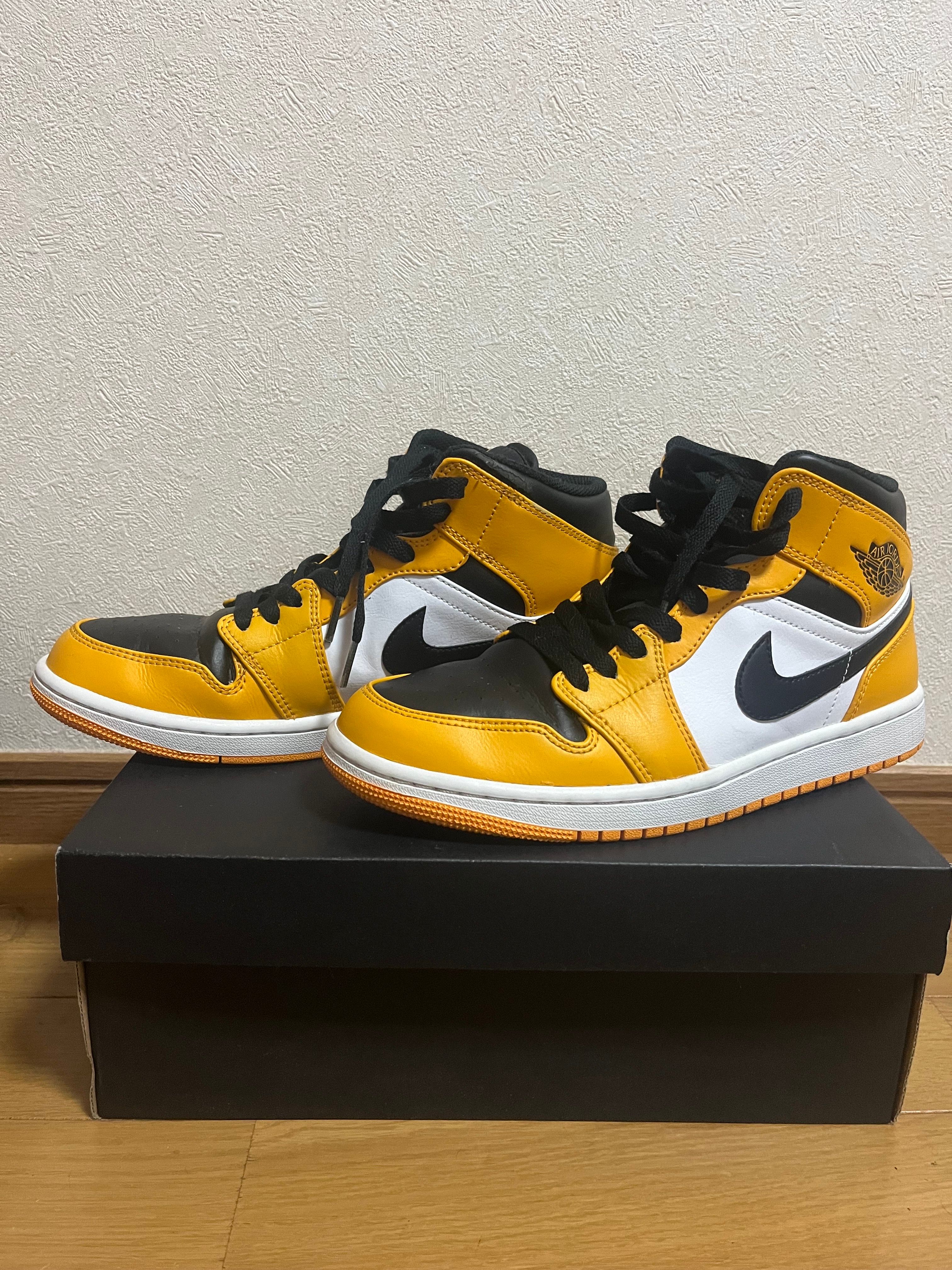 Nike Air Jordan 1 Mid "Taxi"