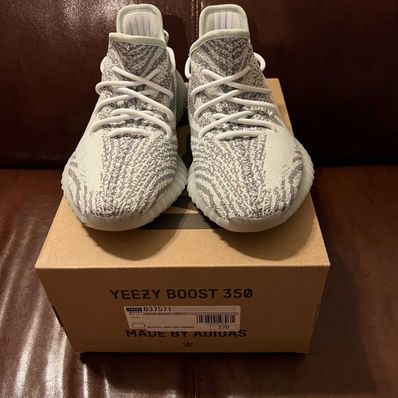 adidas YEEZY Boost 350 V2 "Blue Tint"