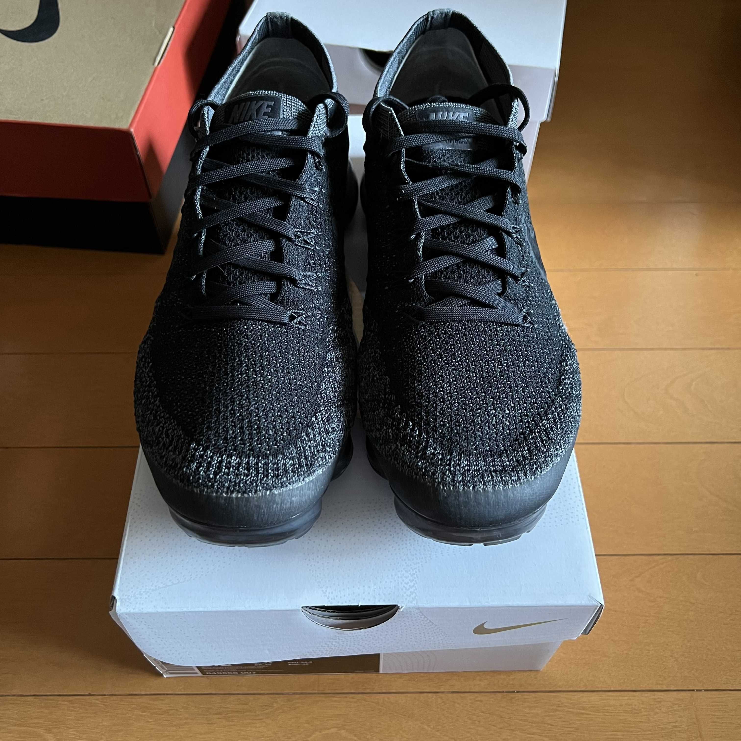 Nike Air Vapormax Flyknit "Triple. Black 2.0"