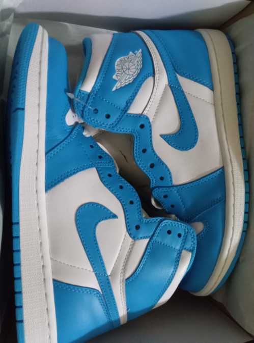 Nike Air Jordan 1 Retro High "UNC"