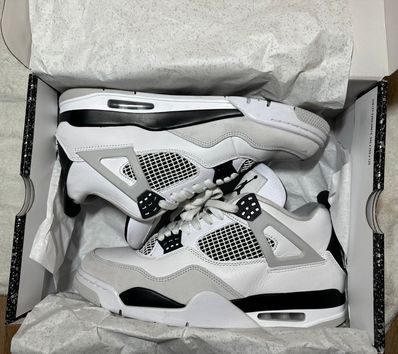 Nike Air Jordan 4 "Military Black"