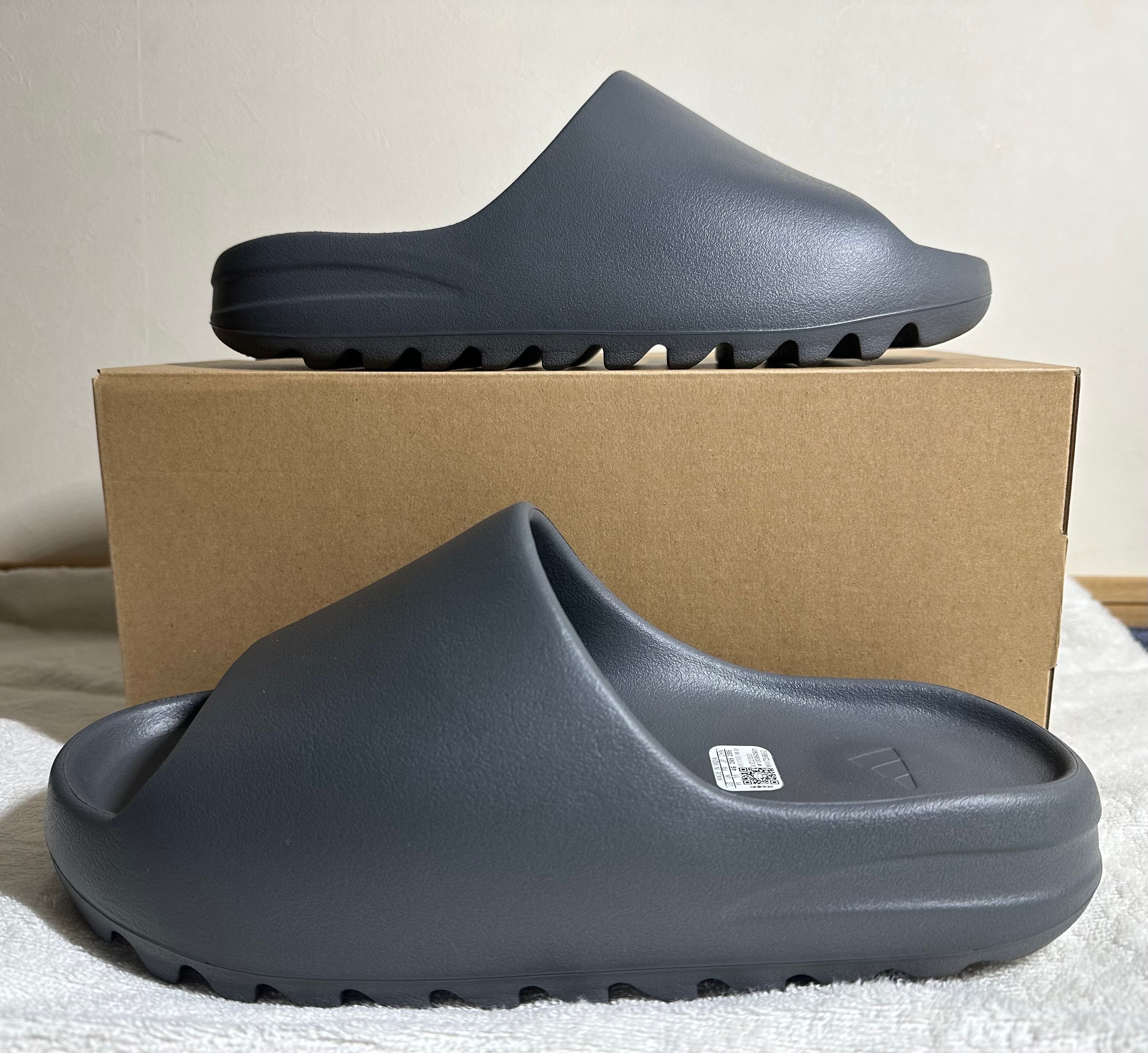 adidas YEEZY Slide "Slate Grey"
